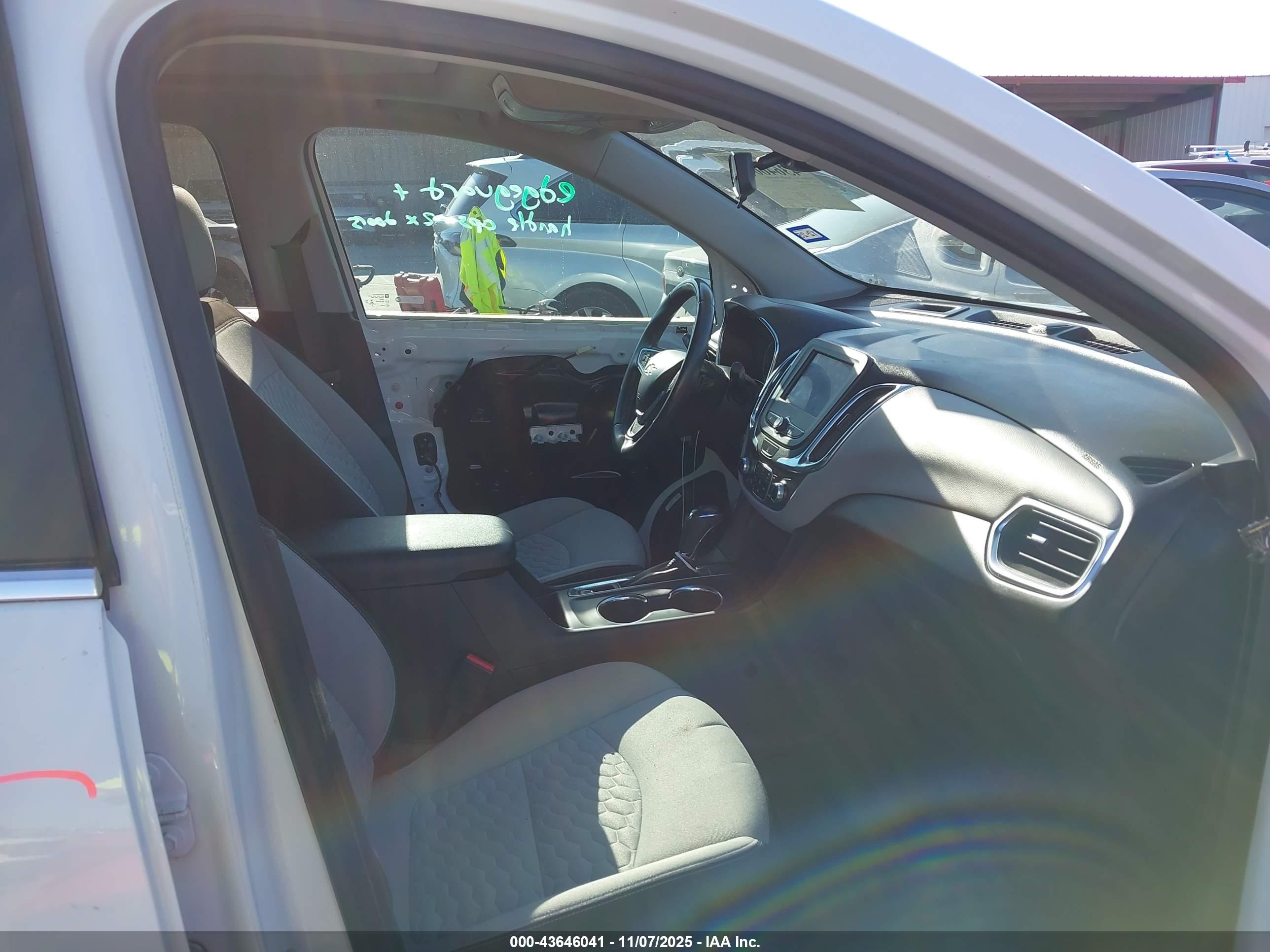 CHEVROLET EQUINOX image 5