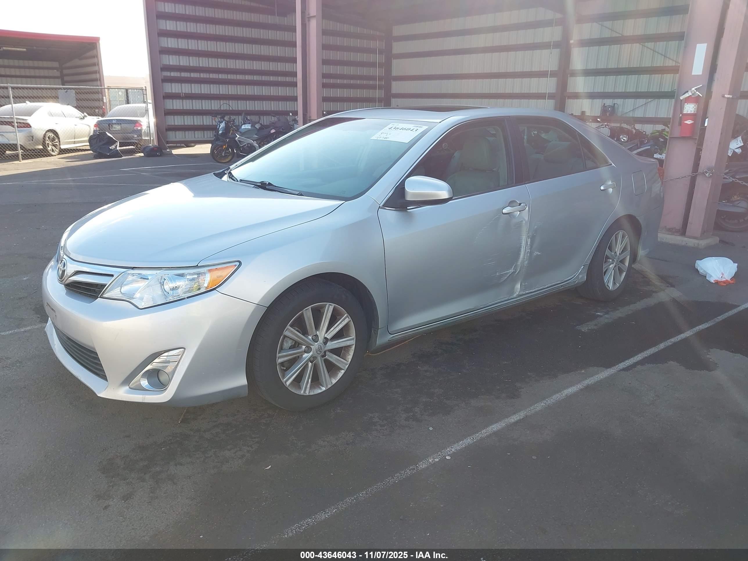 TOYOTA CAMRY image 2