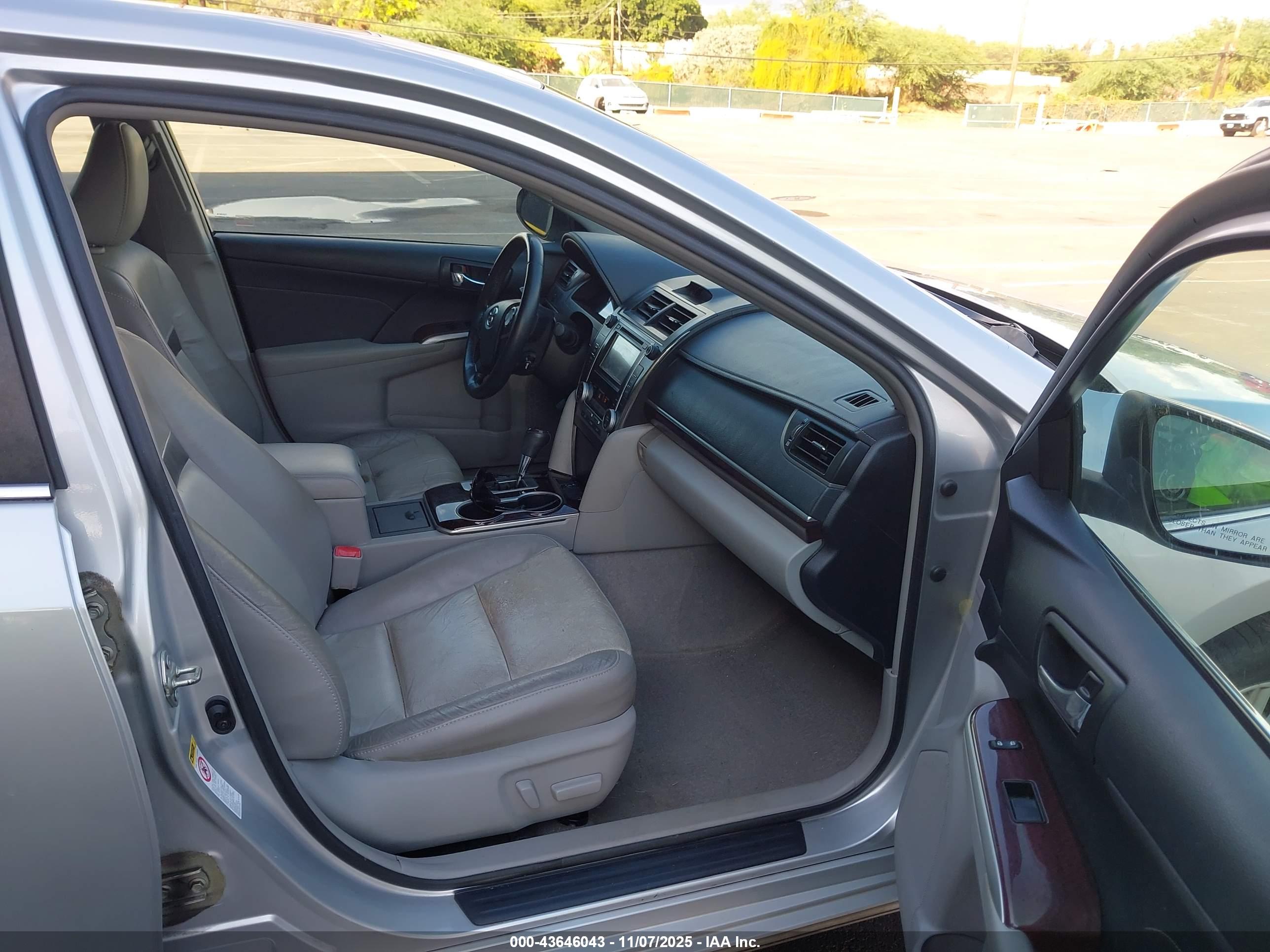 TOYOTA CAMRY image 5