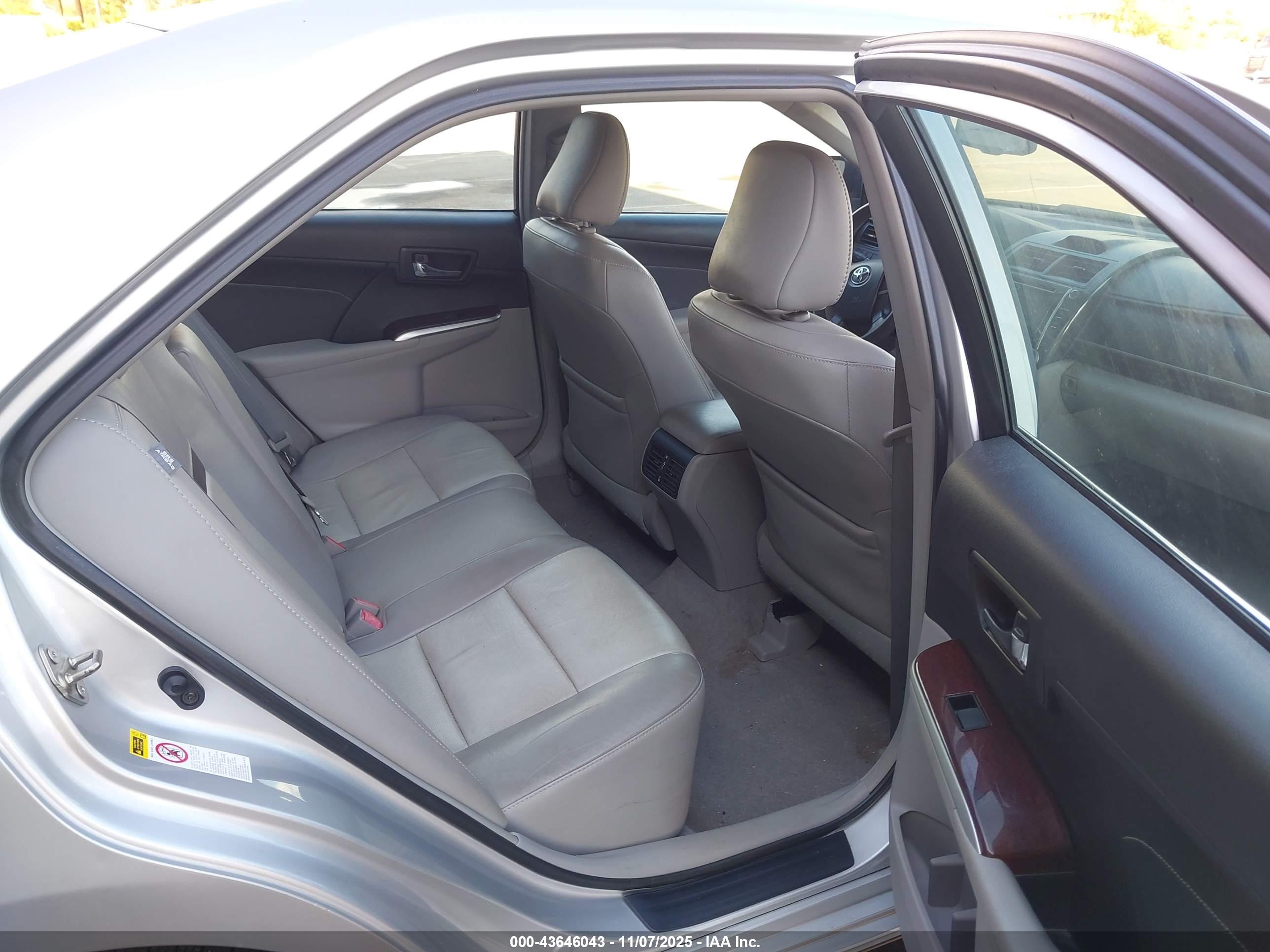 TOYOTA CAMRY image 8