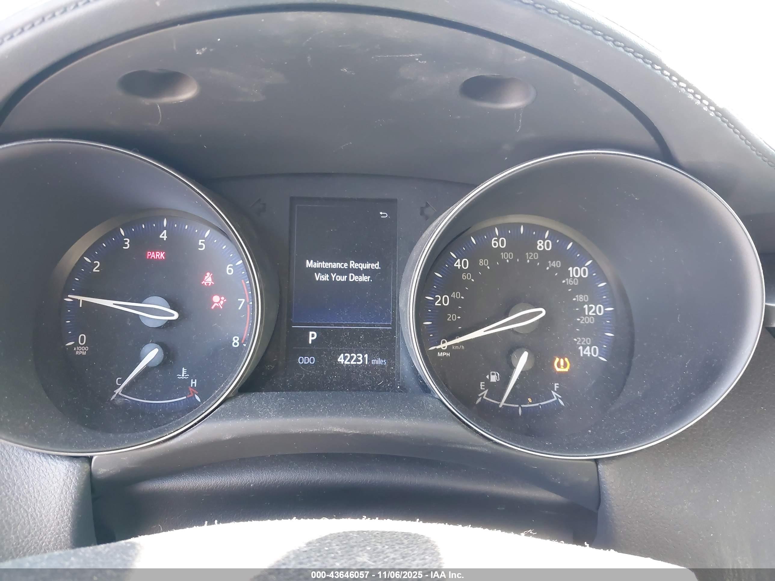 TOYOTA C-HR image 7
