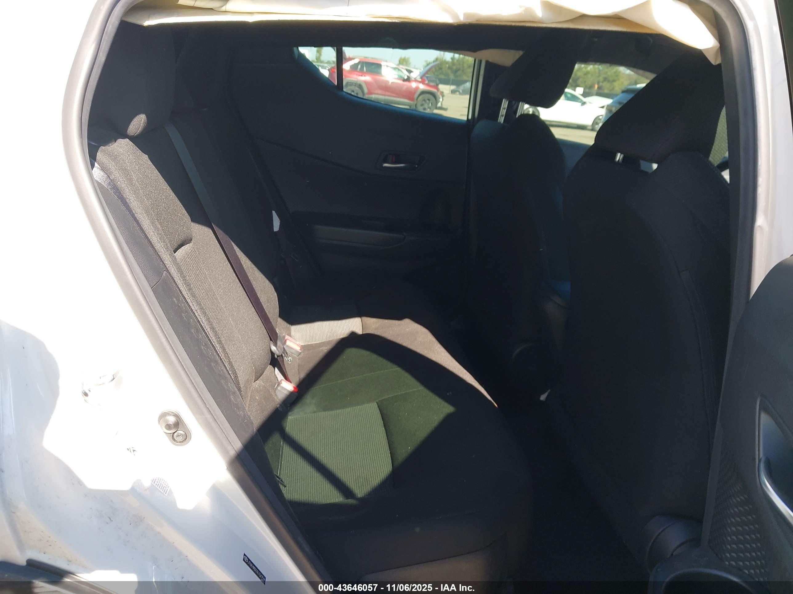 TOYOTA C-HR image 8