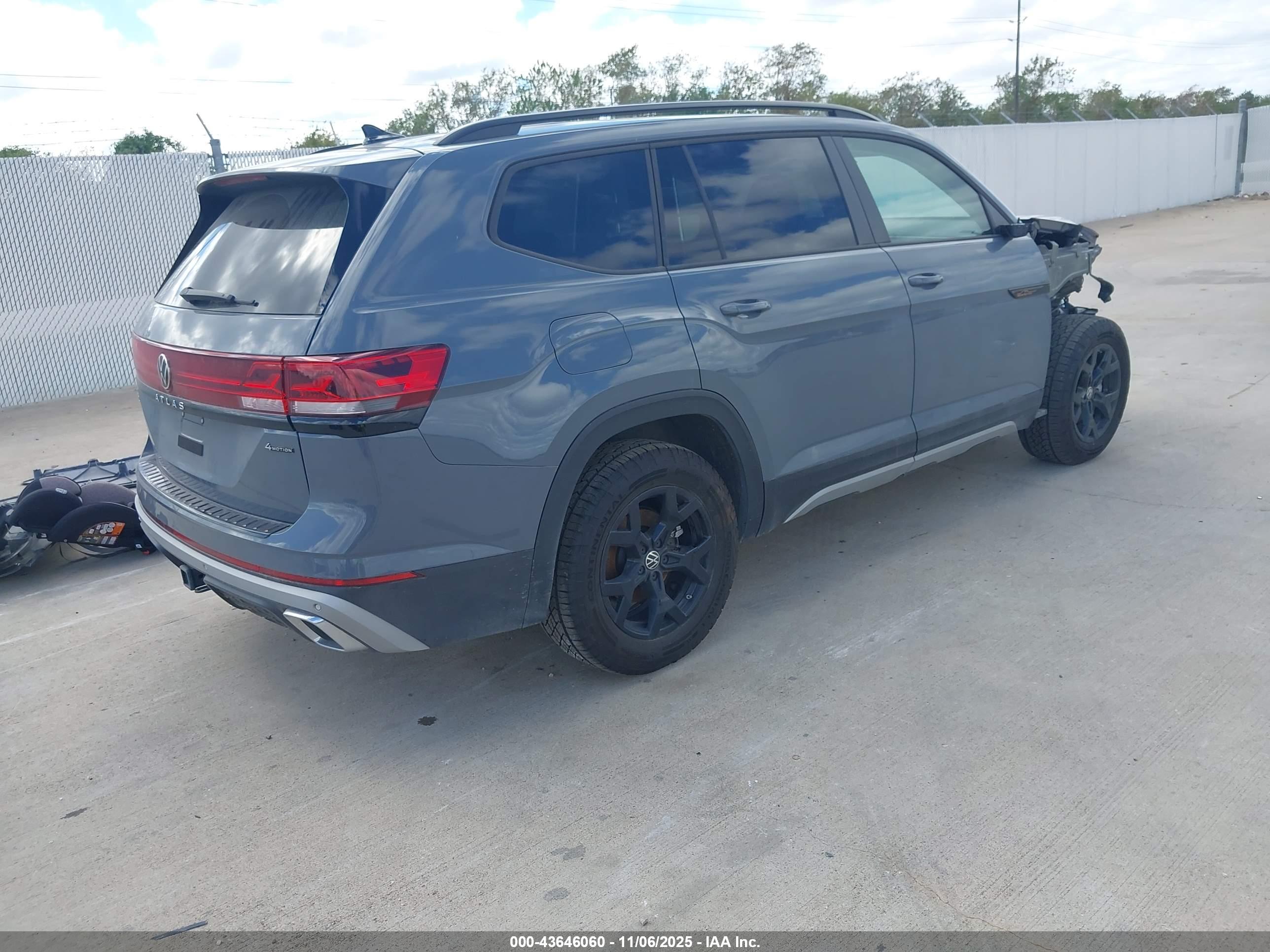 VOLKSWAGEN ATLAS image 4