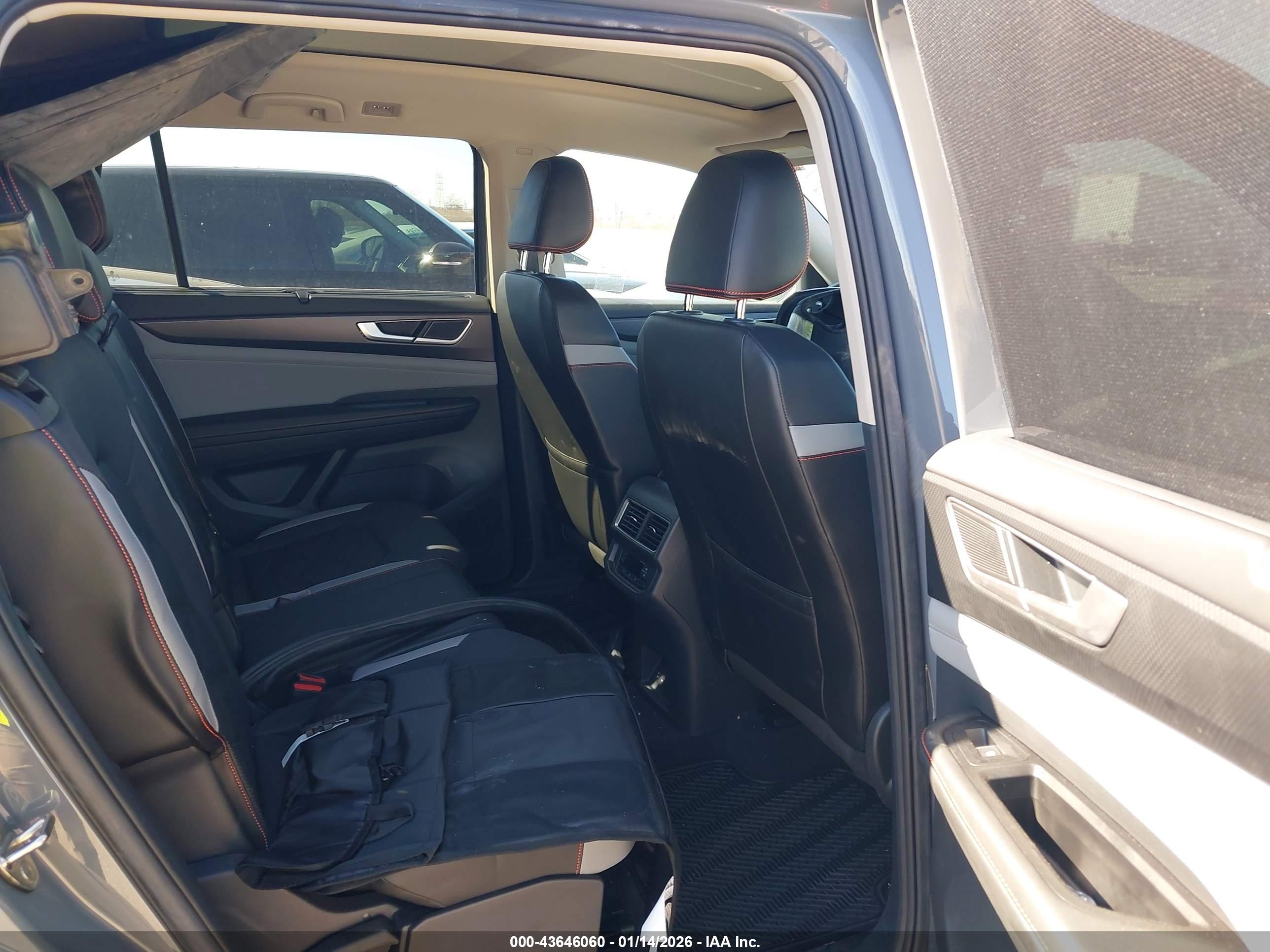 VOLKSWAGEN ATLAS image 8