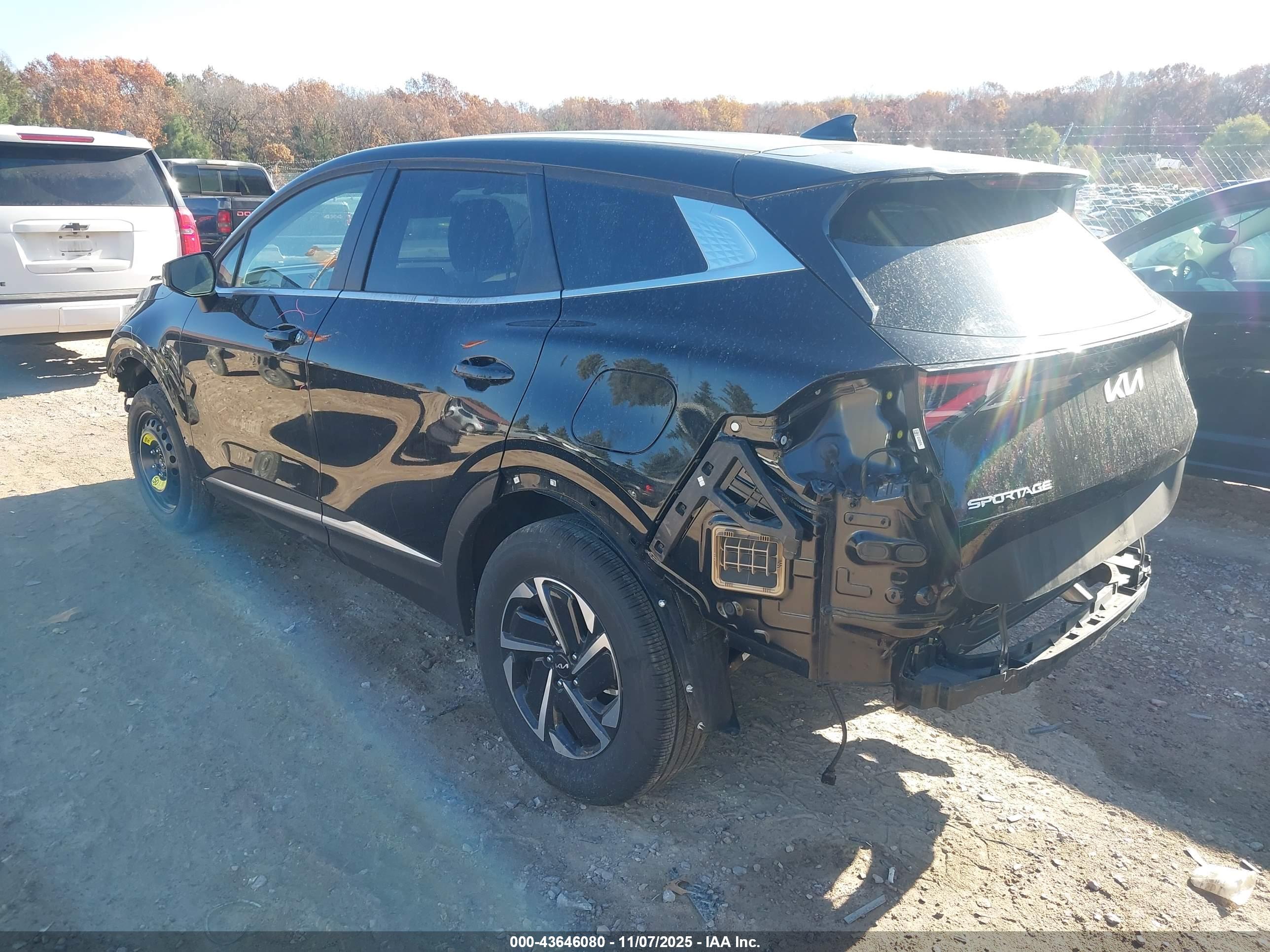 KIA SPORTAGE image 3