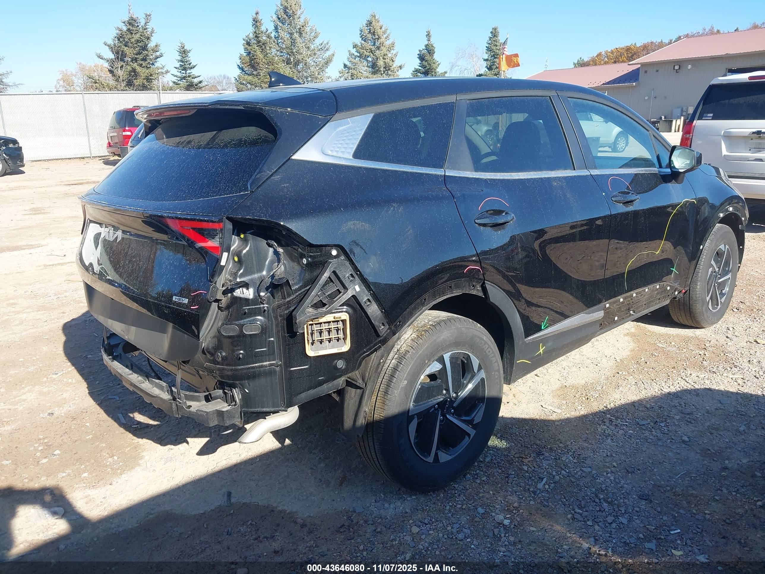 KIA SPORTAGE image 4