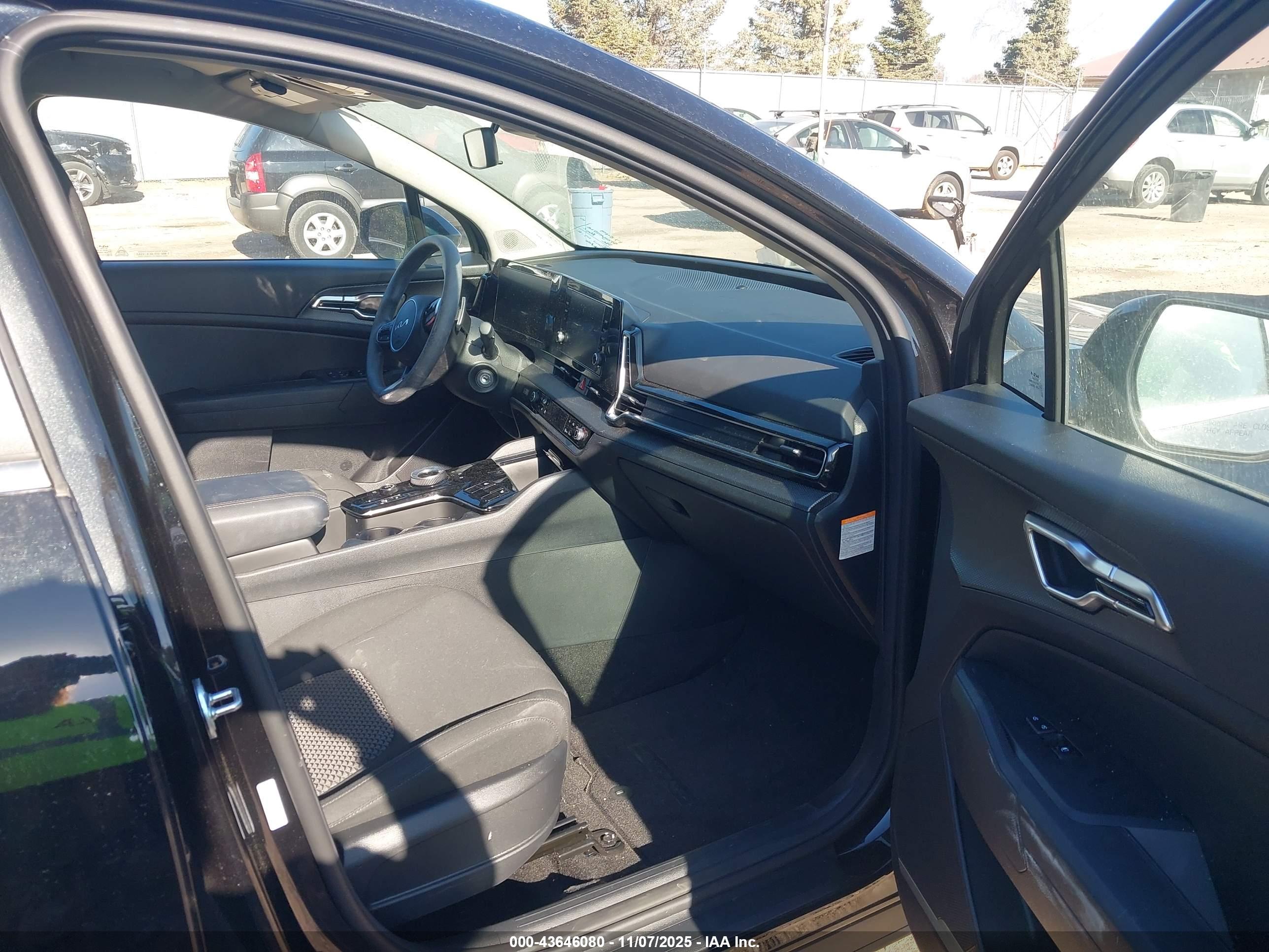 KIA SPORTAGE image 5