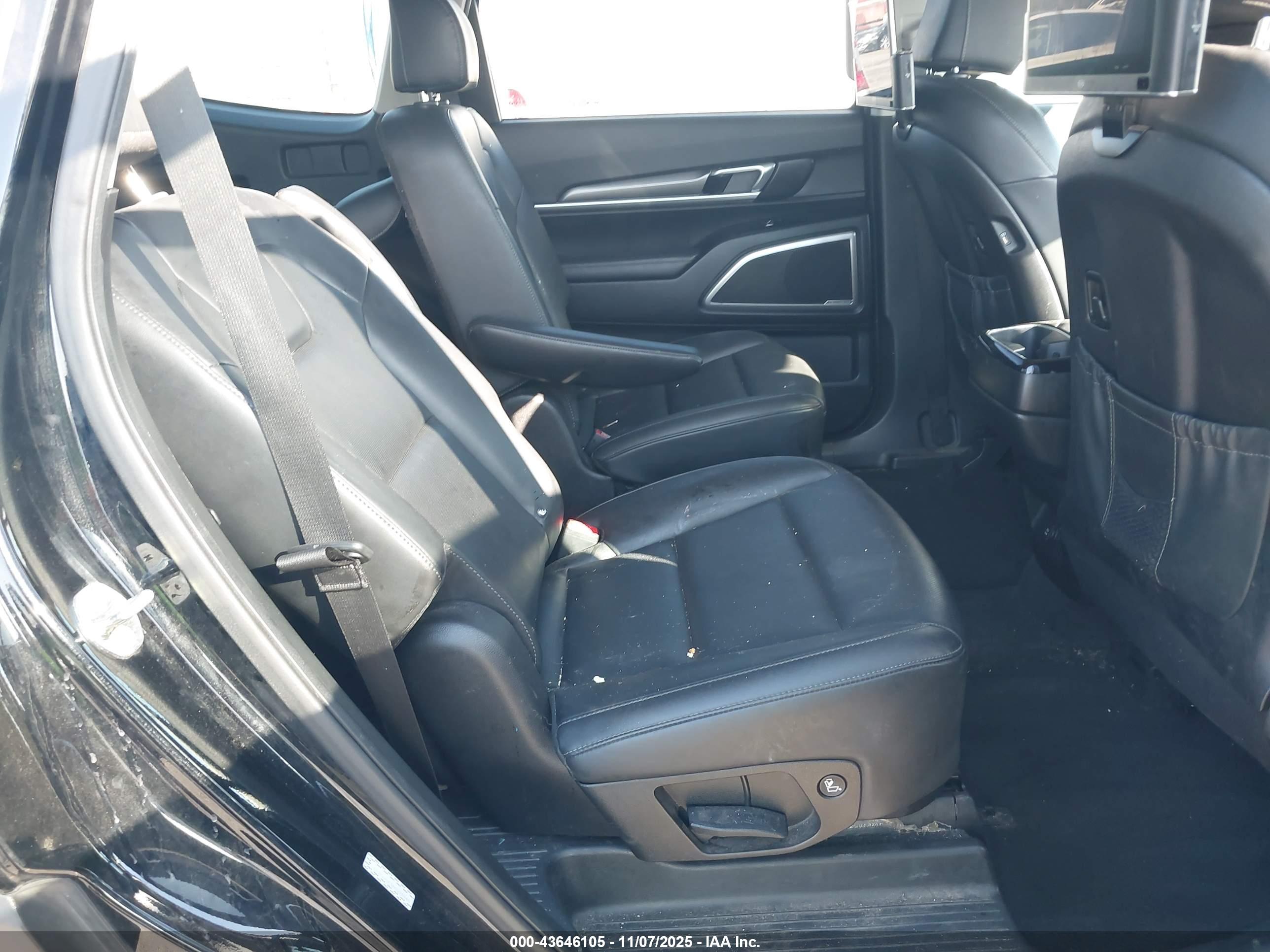 KIA TELLURIDE image 8