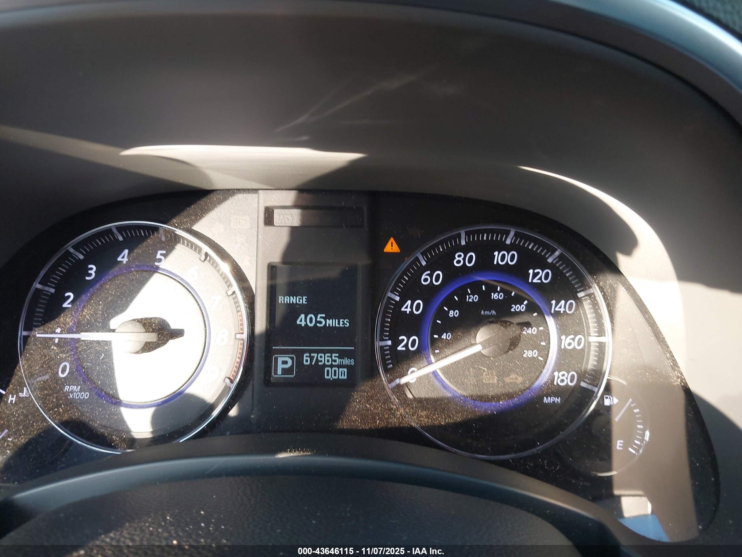 INFINITI QX70 image 7