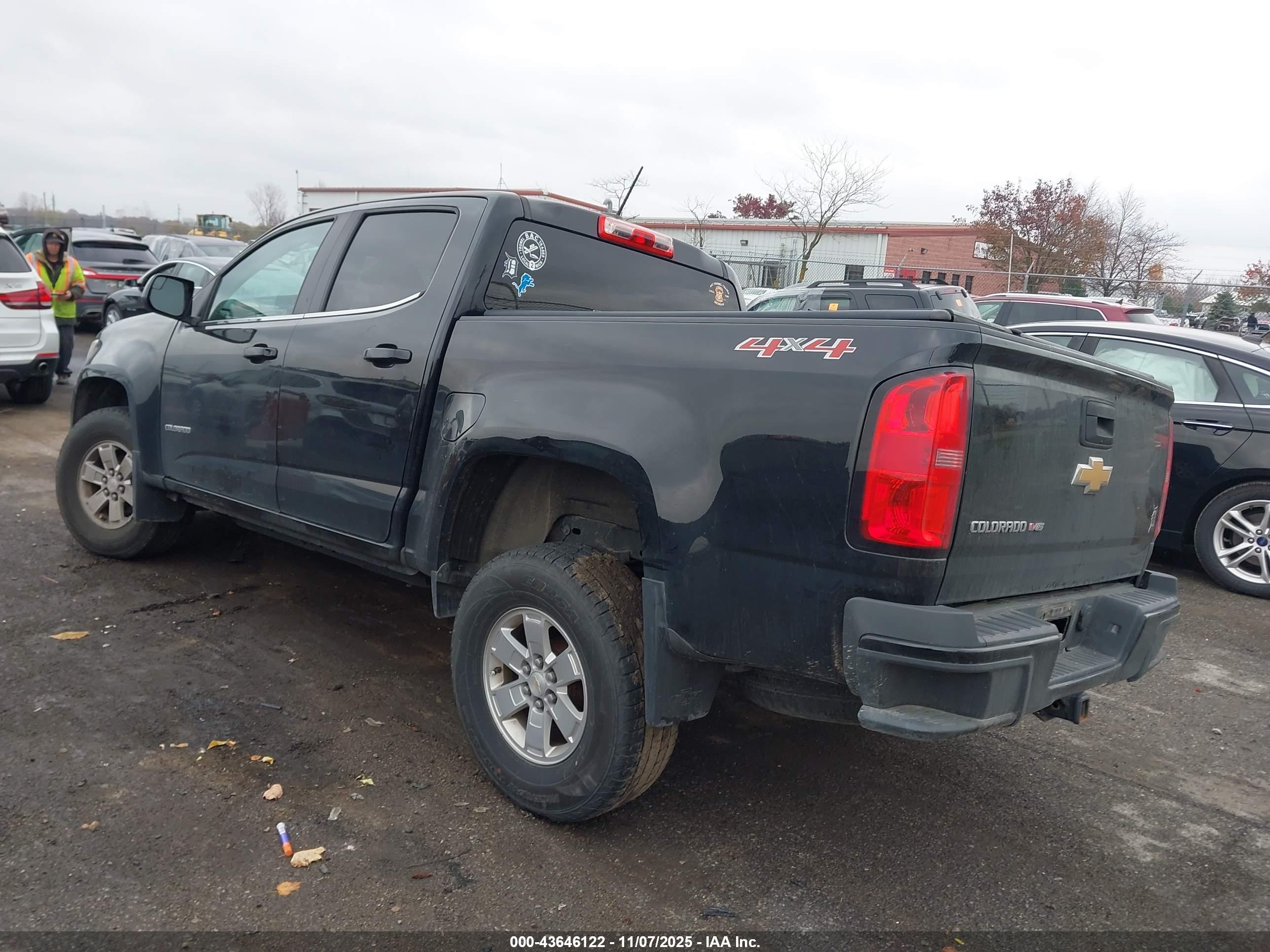 CHEVROLET COLORADO image 3