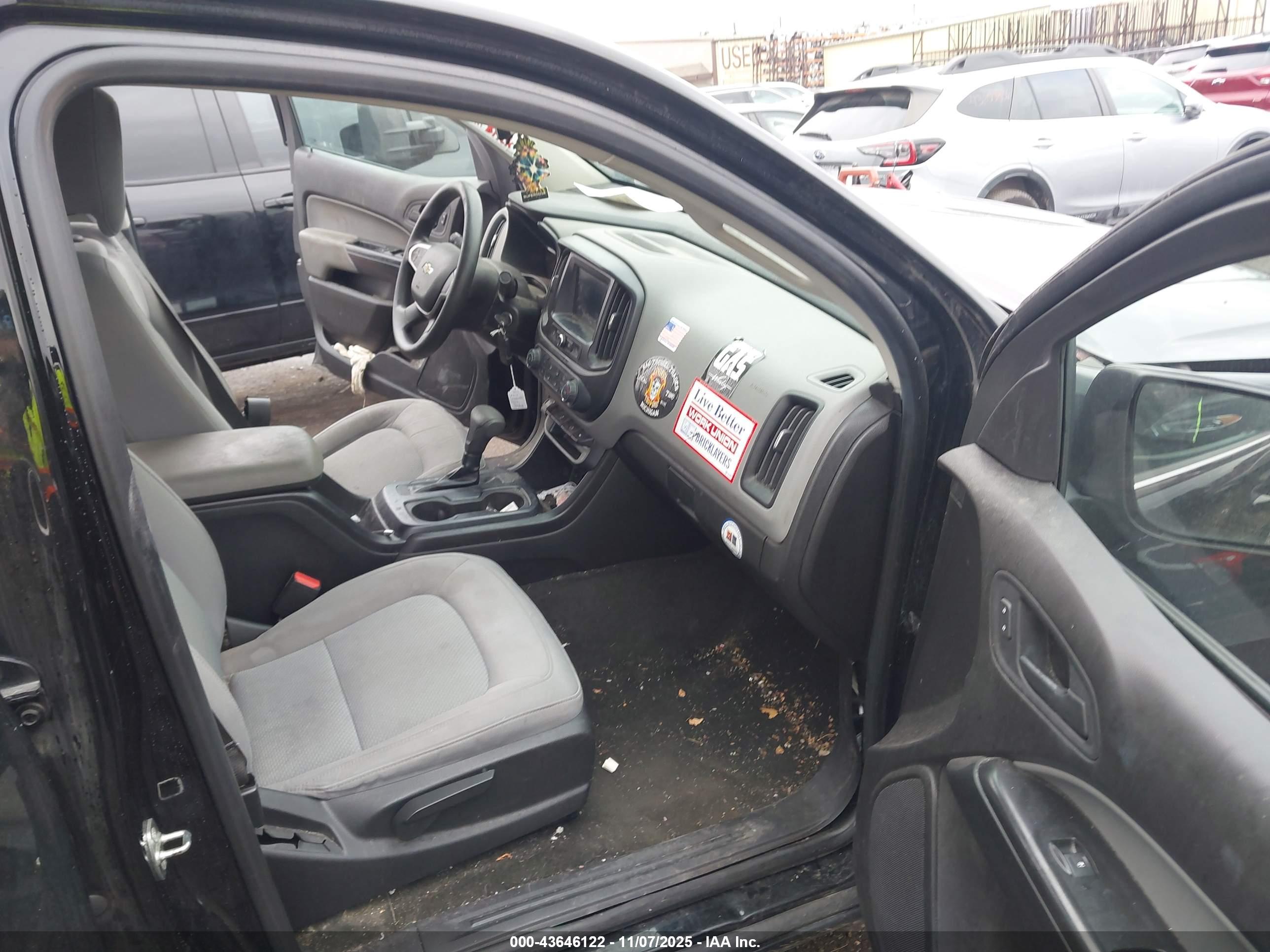 CHEVROLET COLORADO image 5