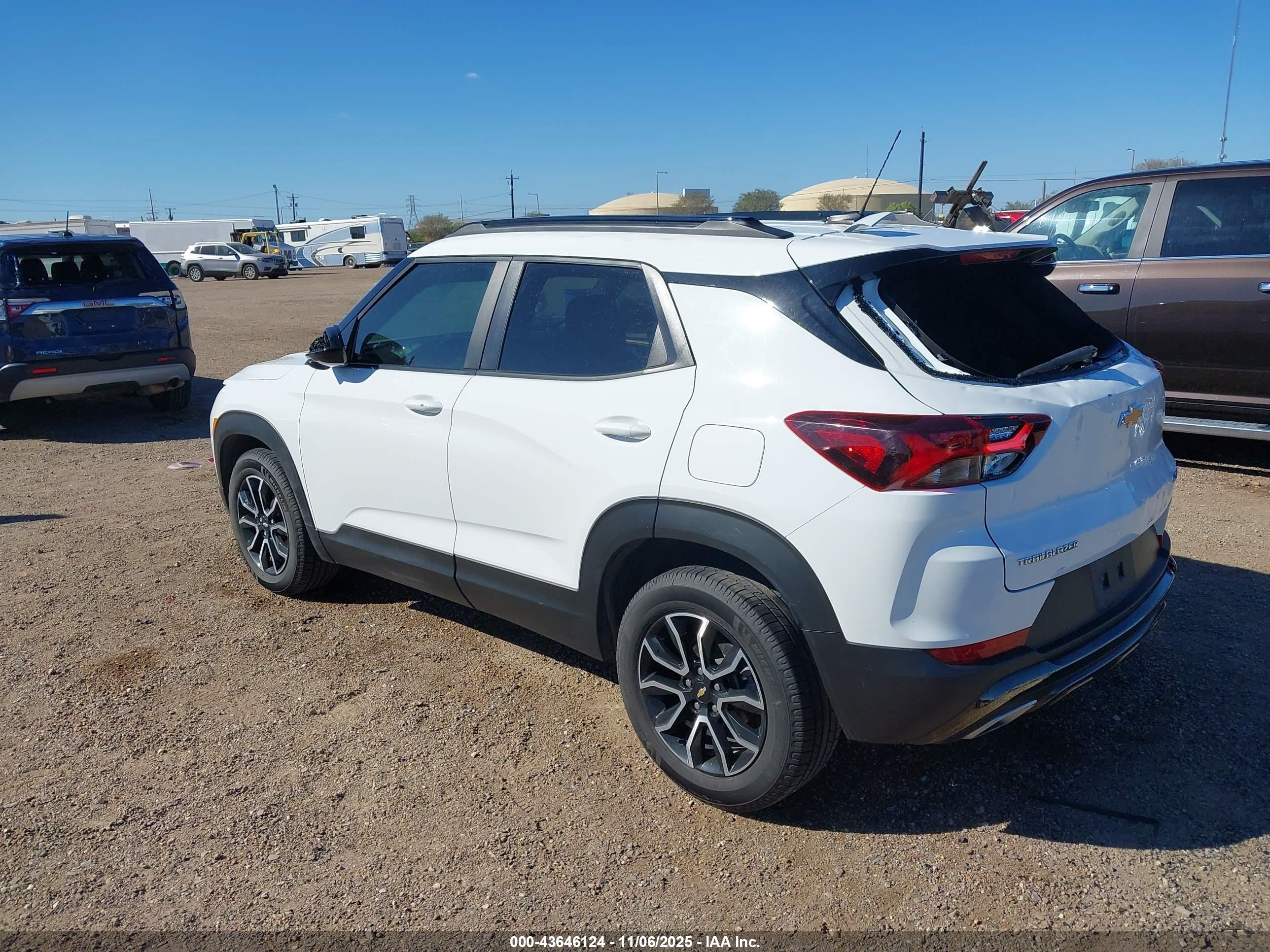 CHEVROLET TRAILBLAZER image 3