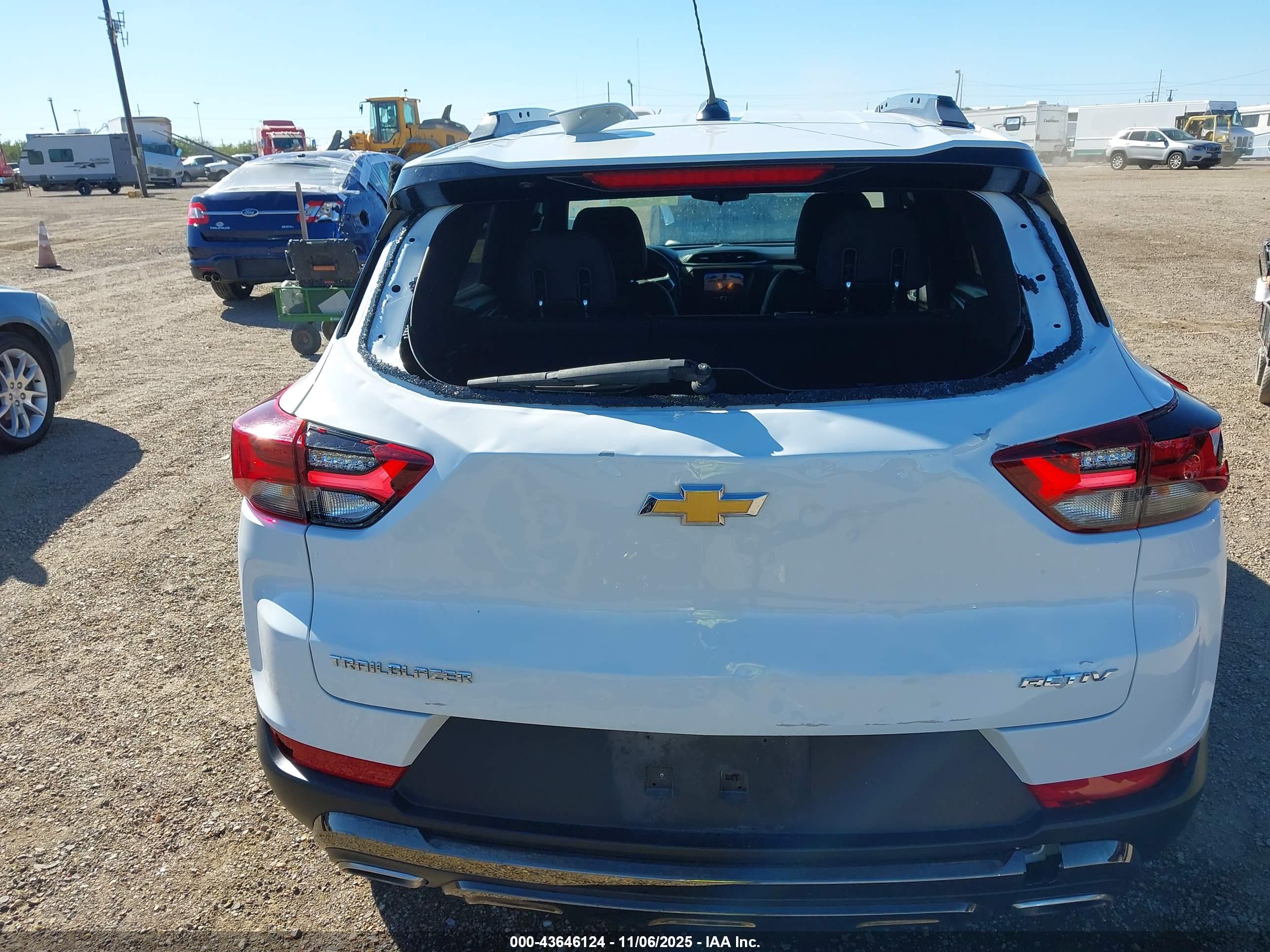 CHEVROLET TRAILBLAZER image 6