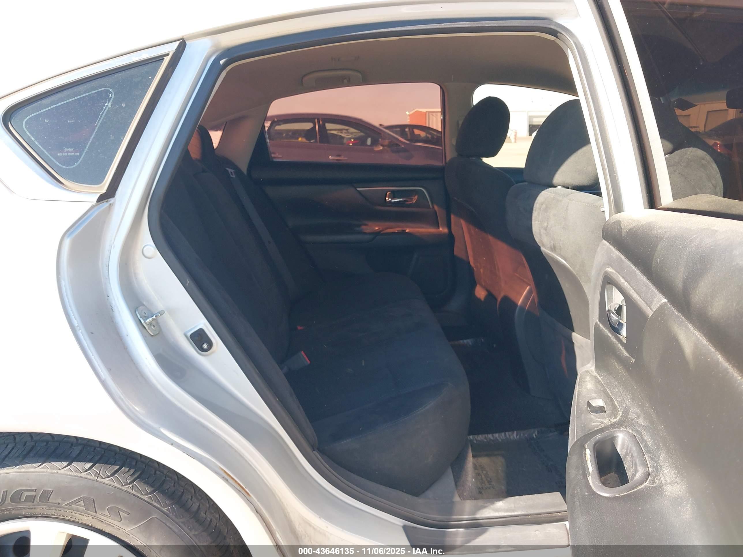 NISSAN ALTIMA image 8