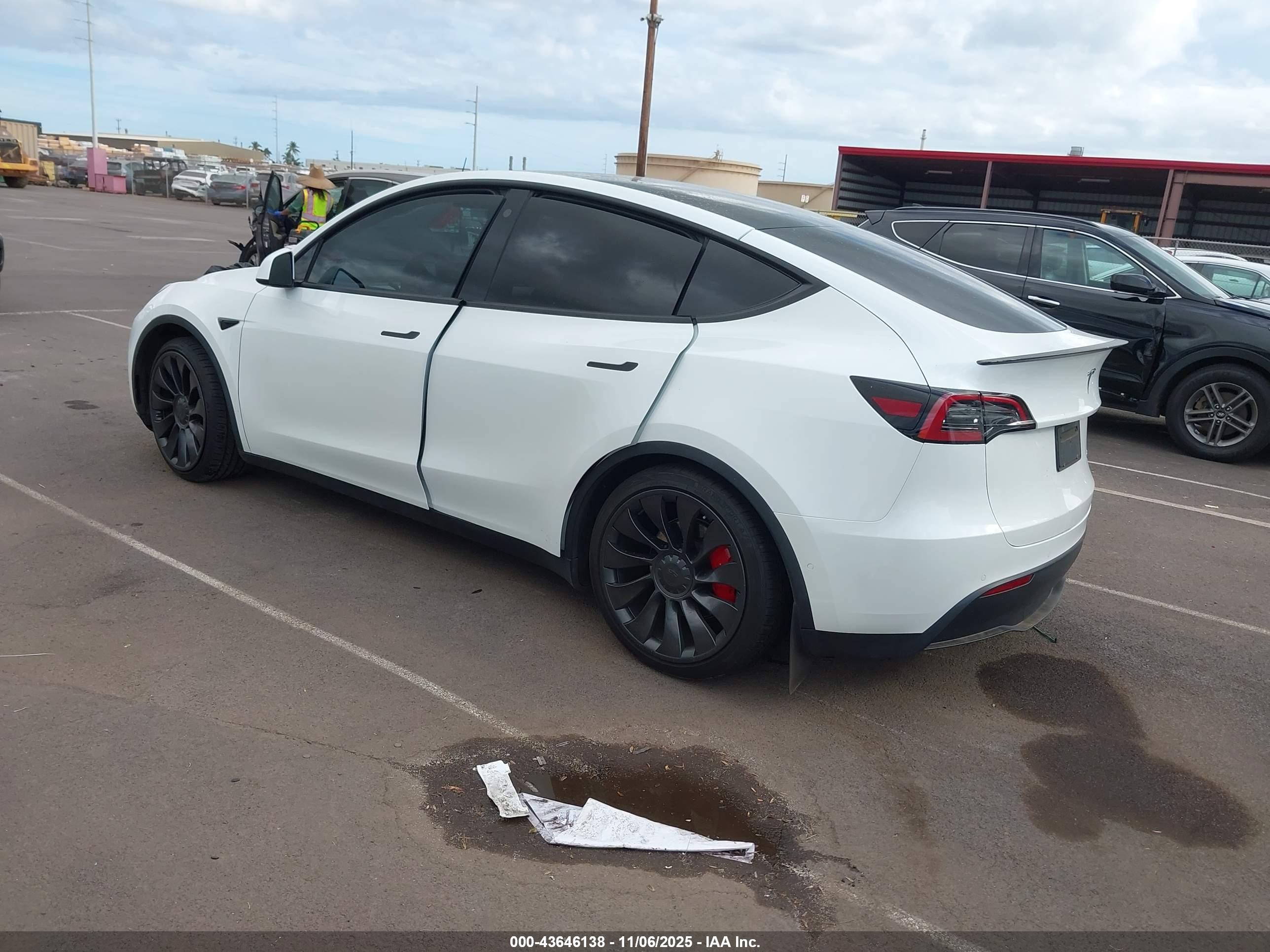 TESLA MODEL image 3