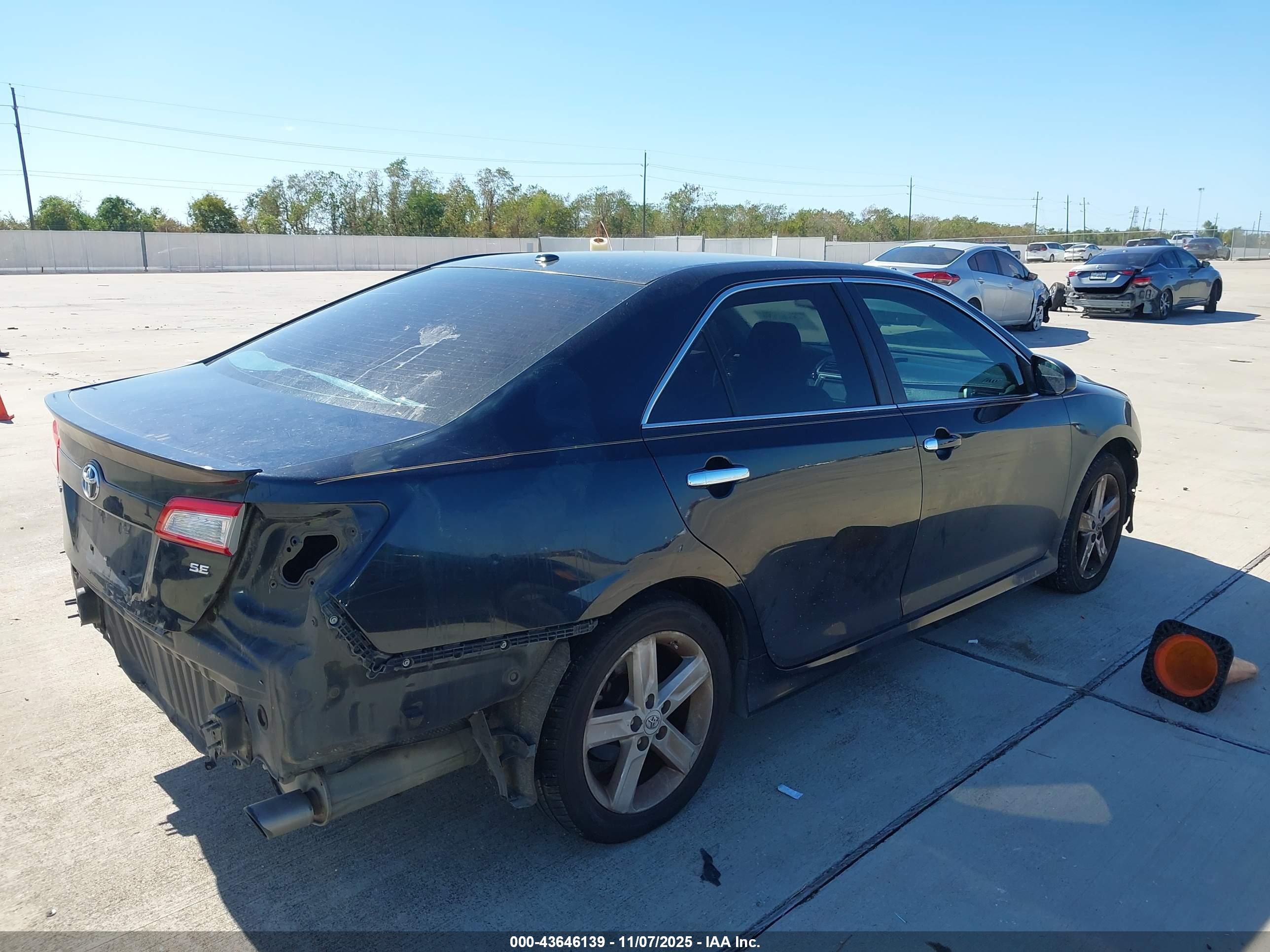 TOYOTA CAMRY image 4