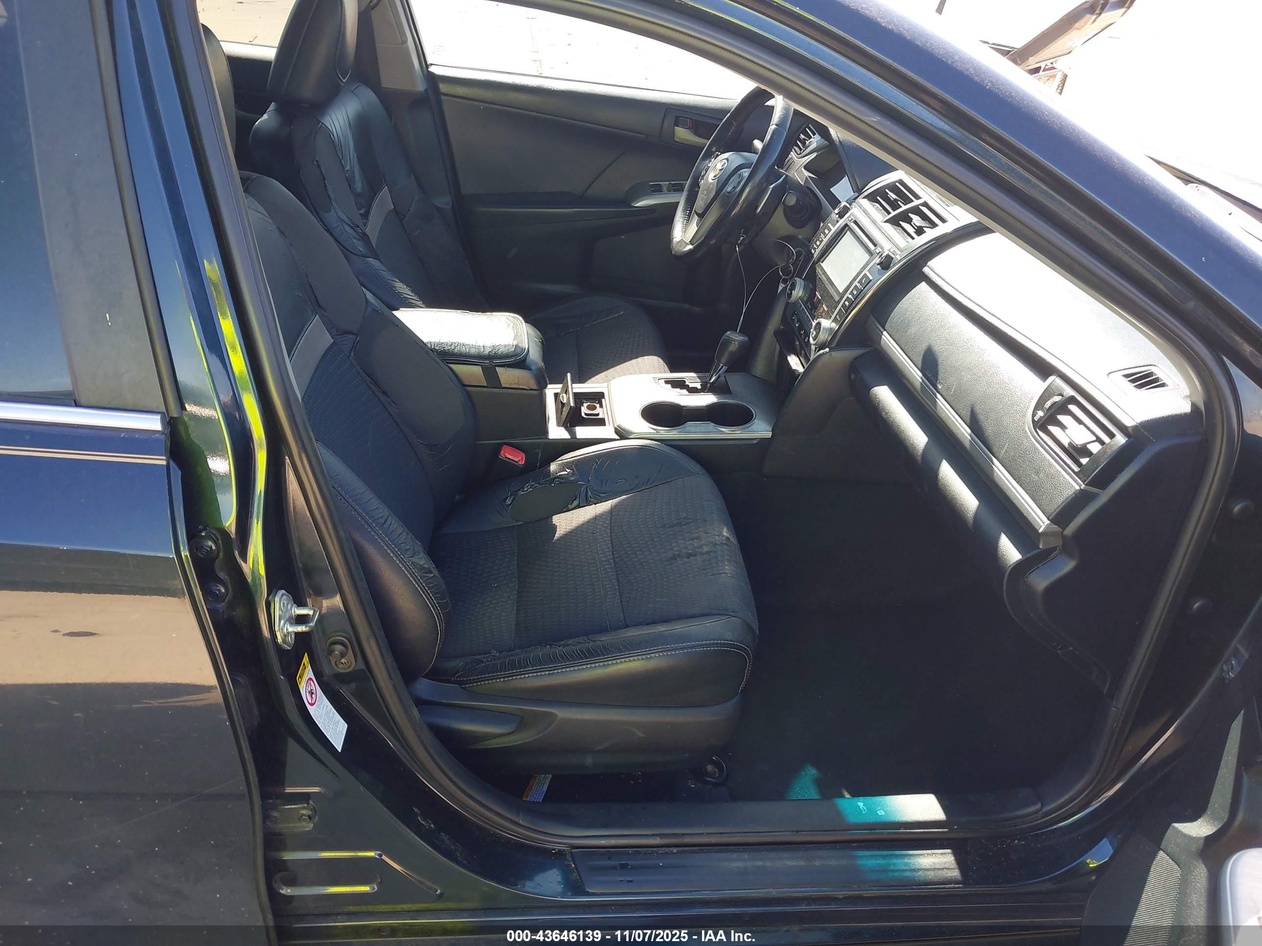 TOYOTA CAMRY image 5