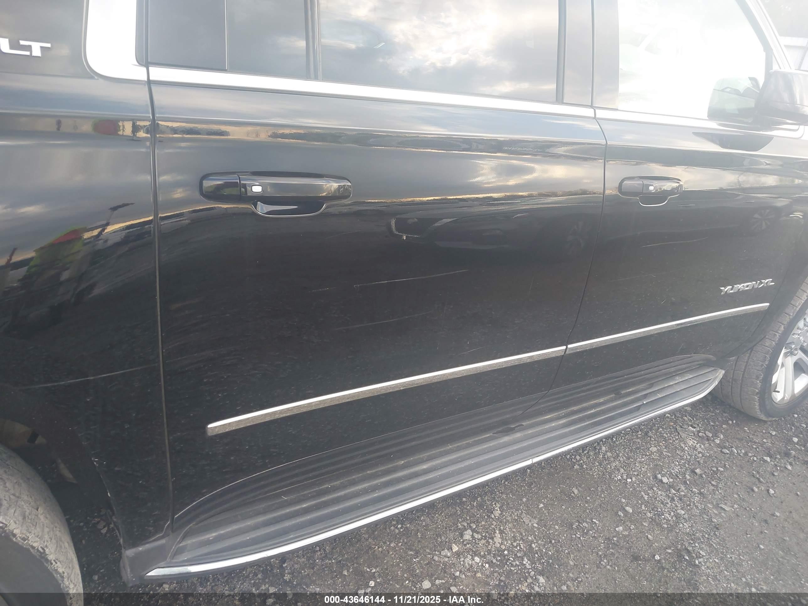GMC YUKON image 6