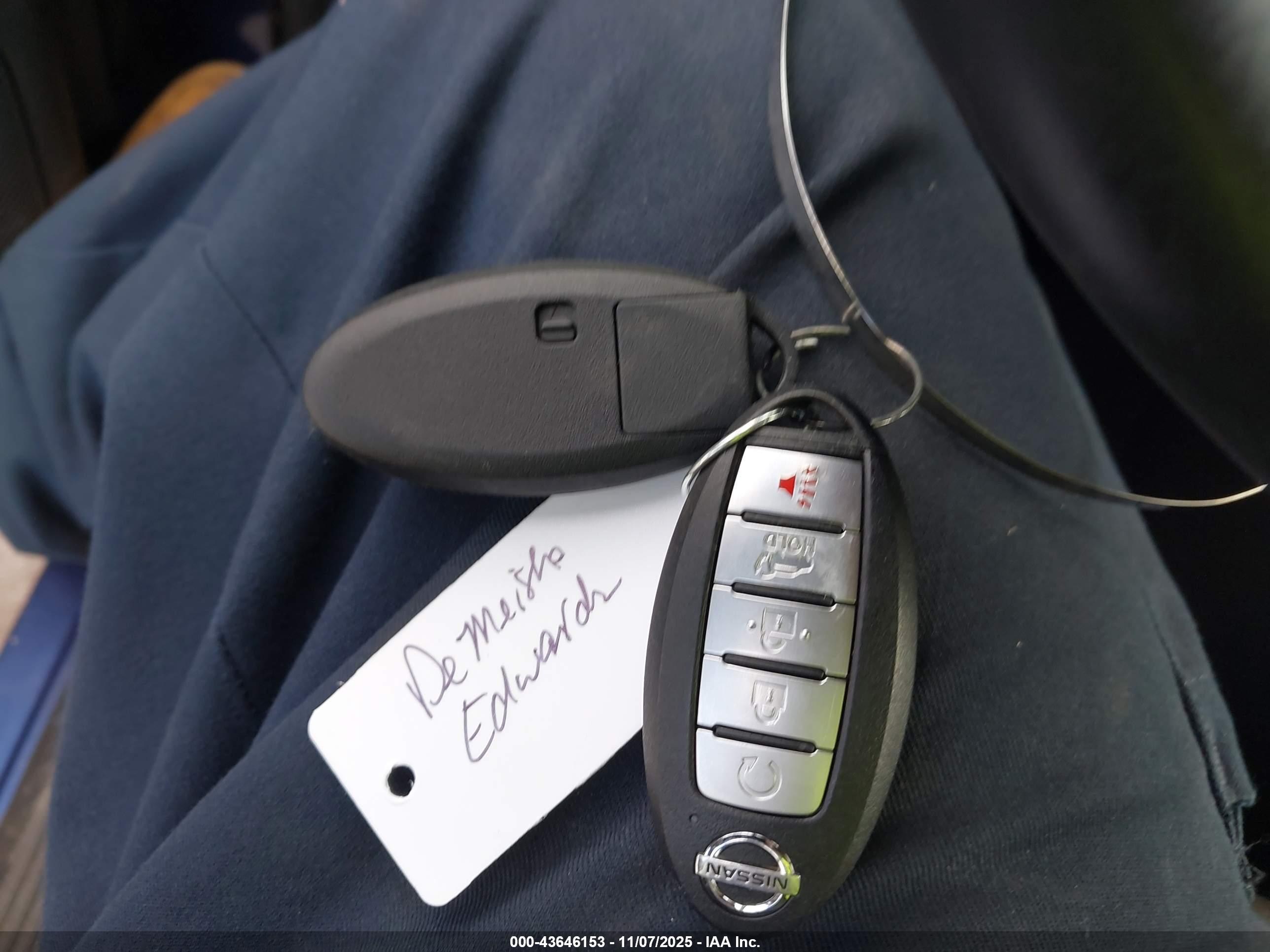 NISSAN ROGUE image 11