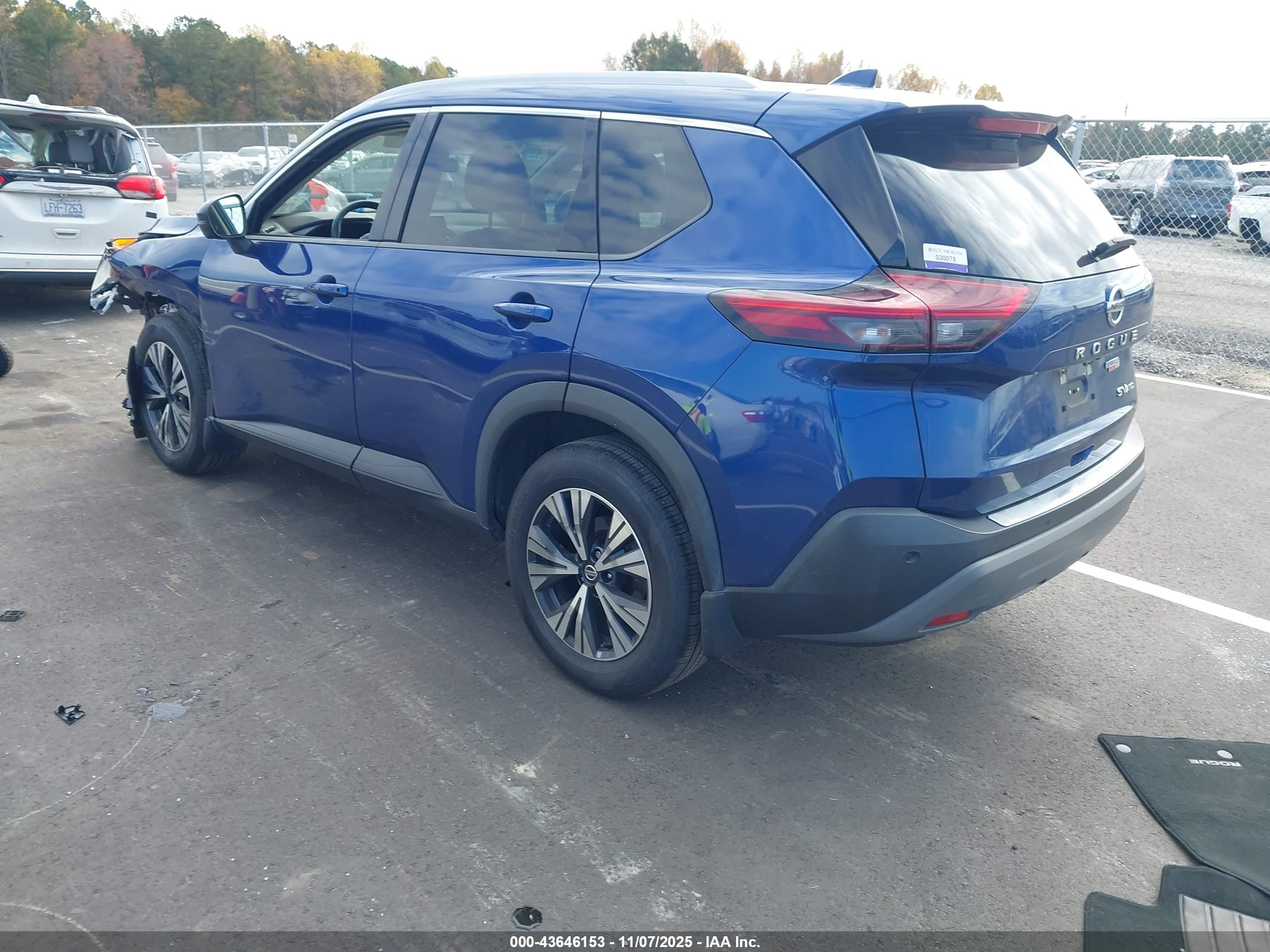 NISSAN ROGUE image 3