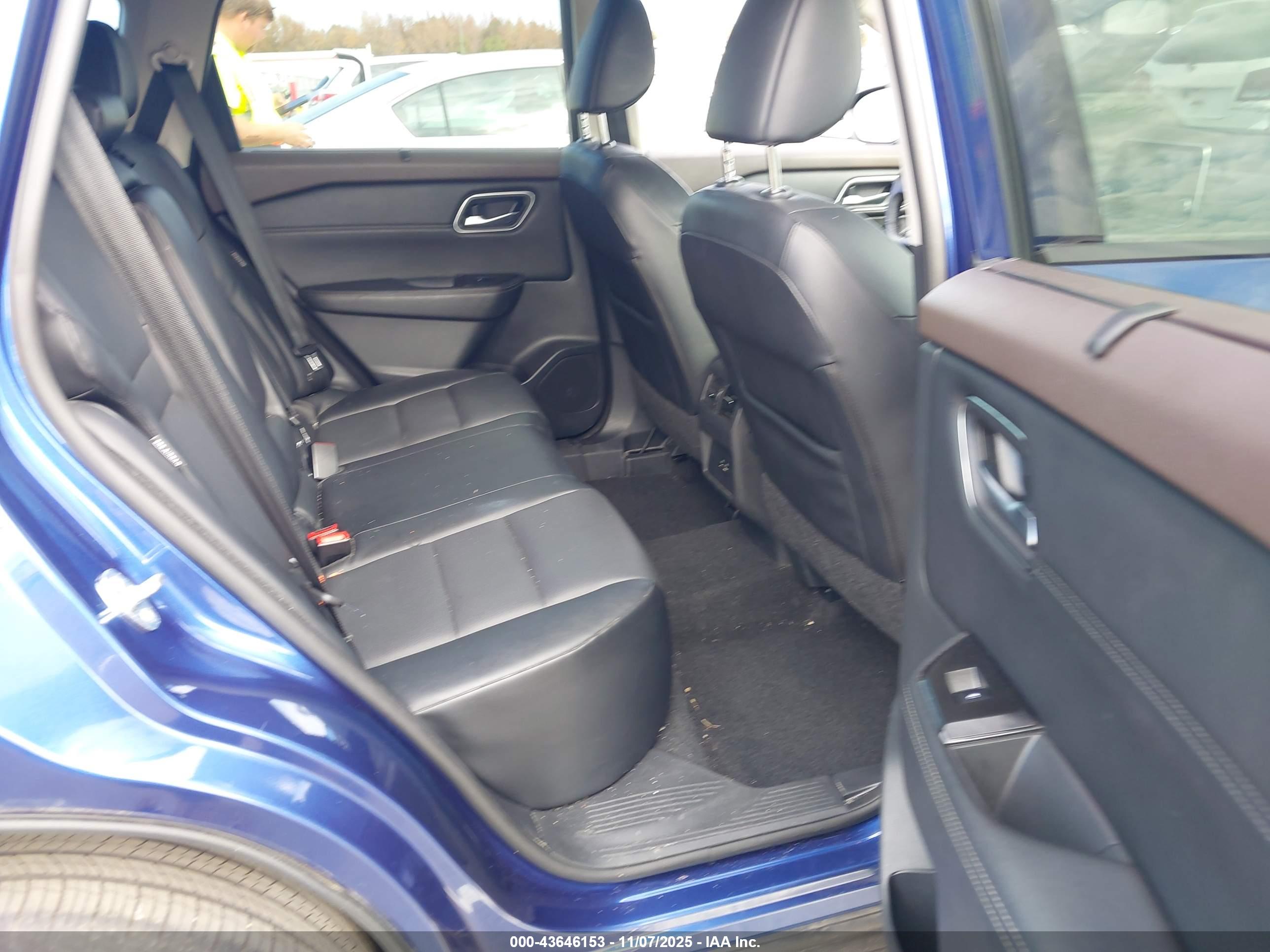 NISSAN ROGUE image 8