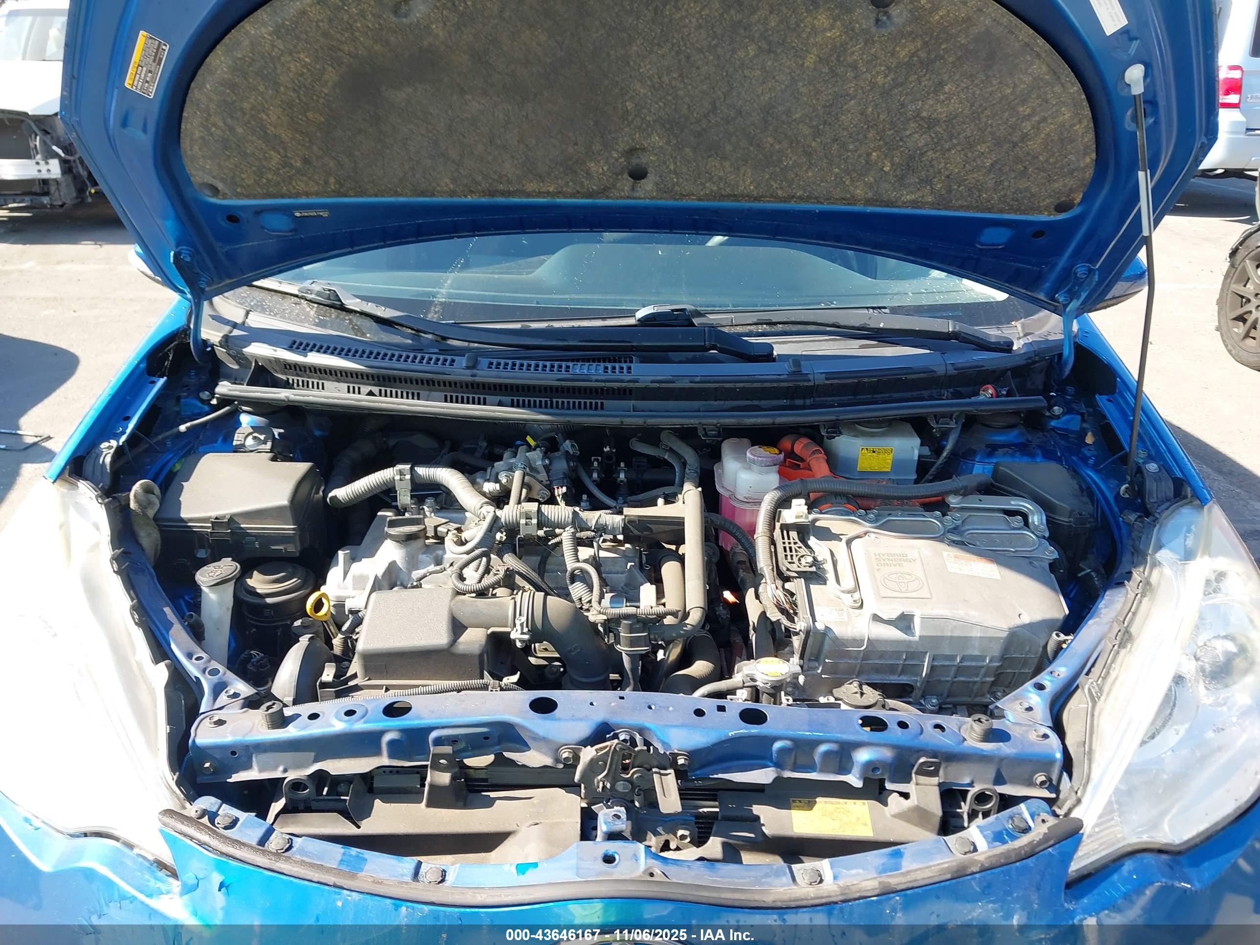 TOYOTA PRIUS image 10