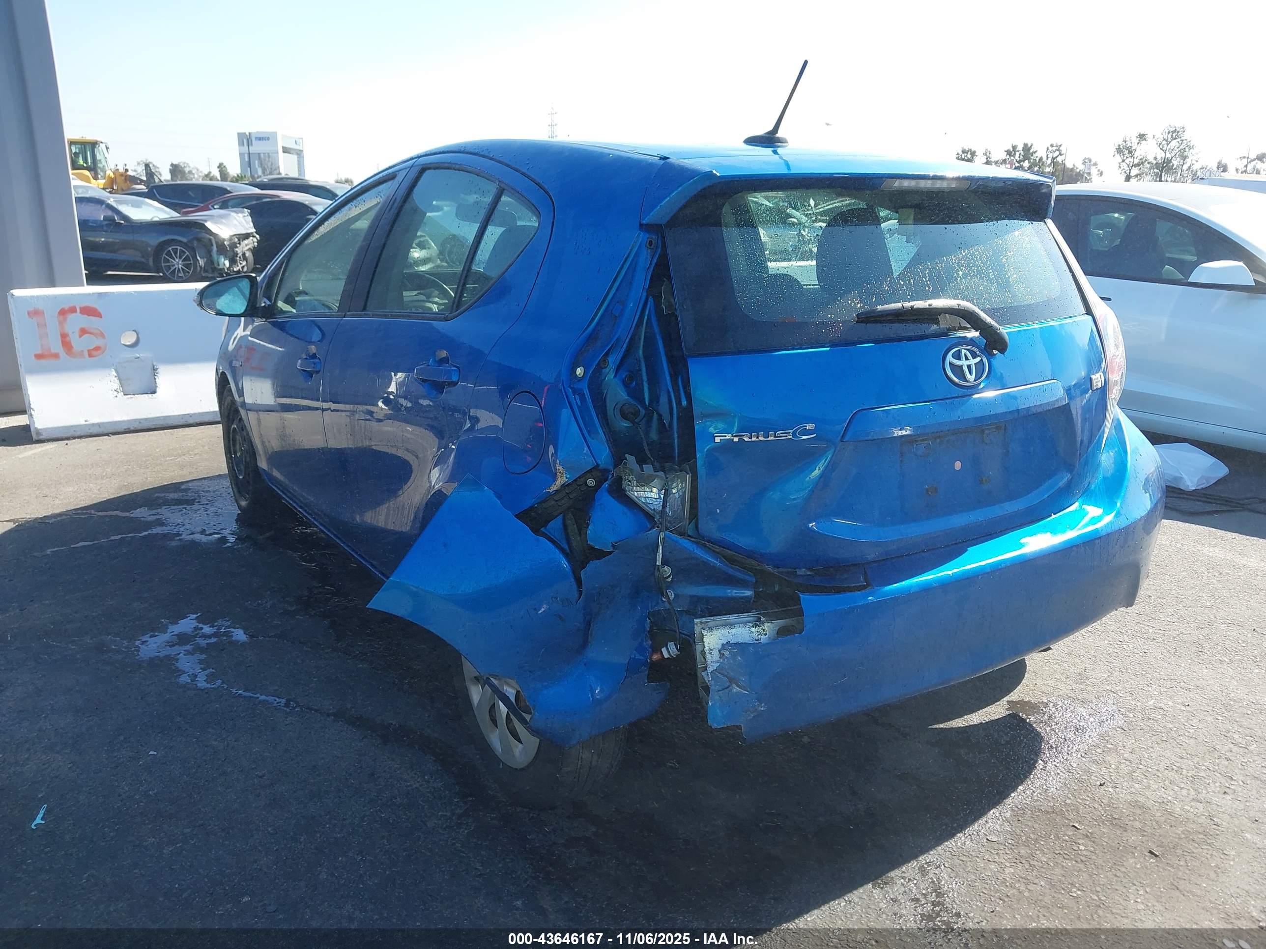 TOYOTA PRIUS image 3