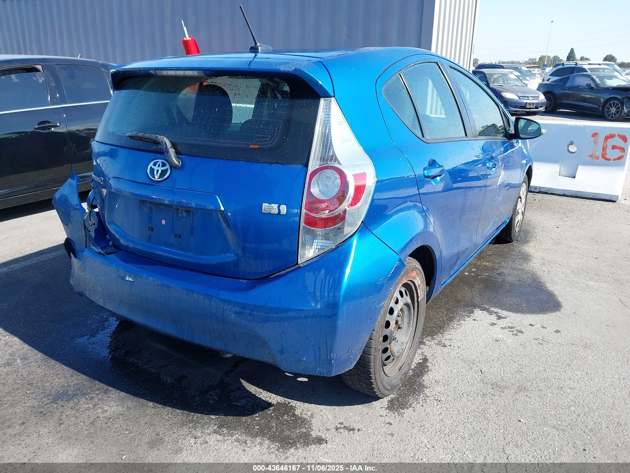 TOYOTA PRIUS image 4