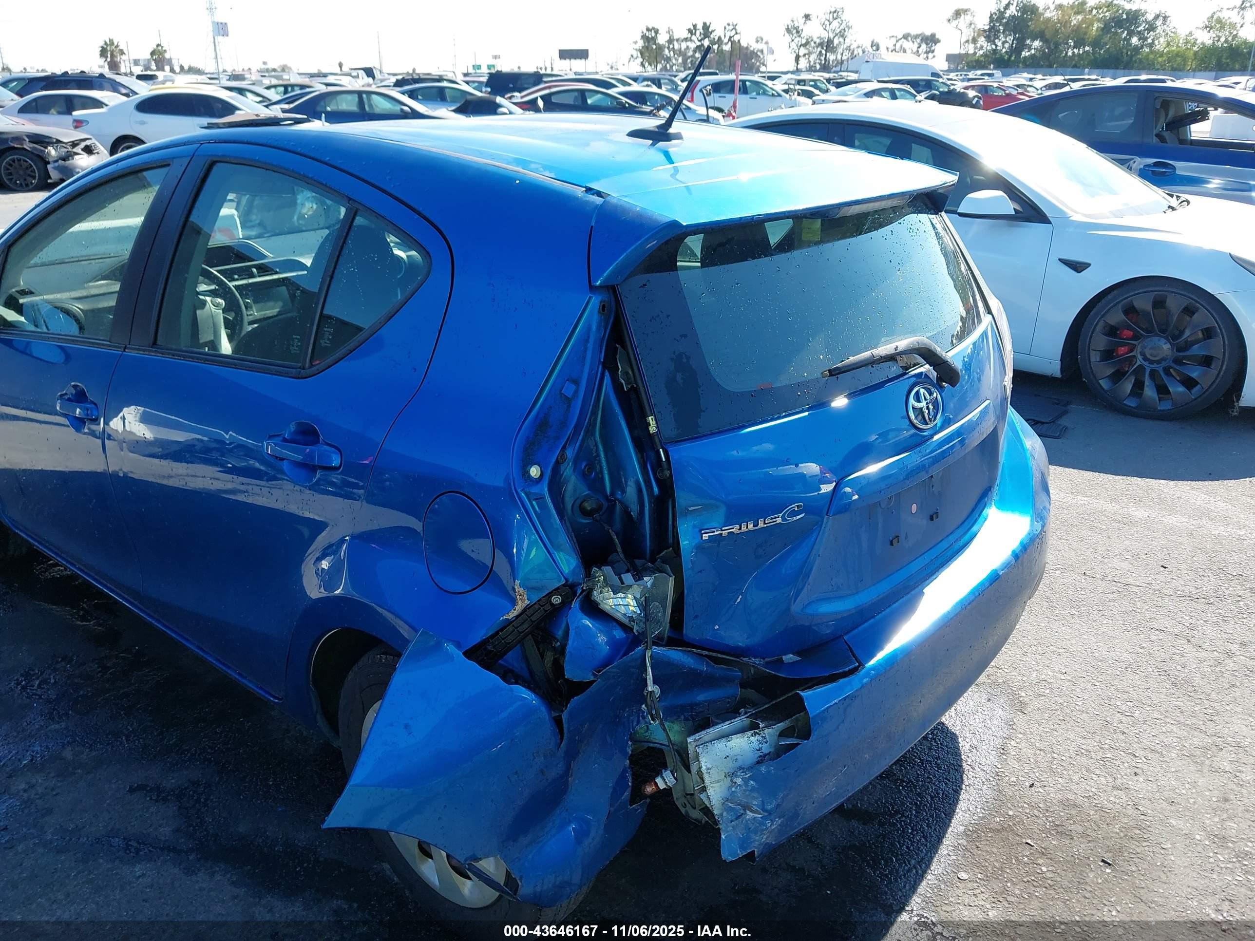 TOYOTA PRIUS image 6