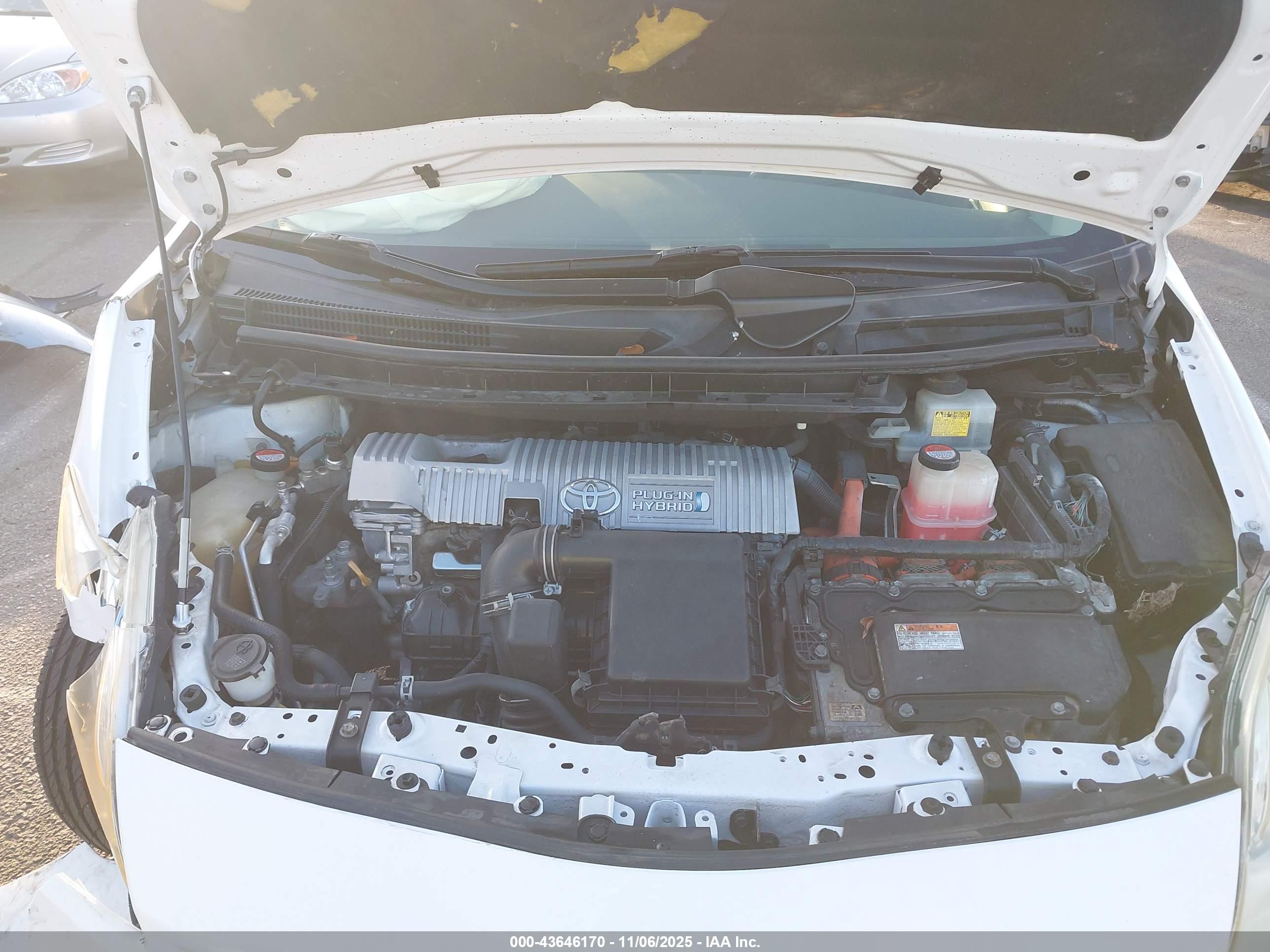 TOYOTA PRIUS image 10