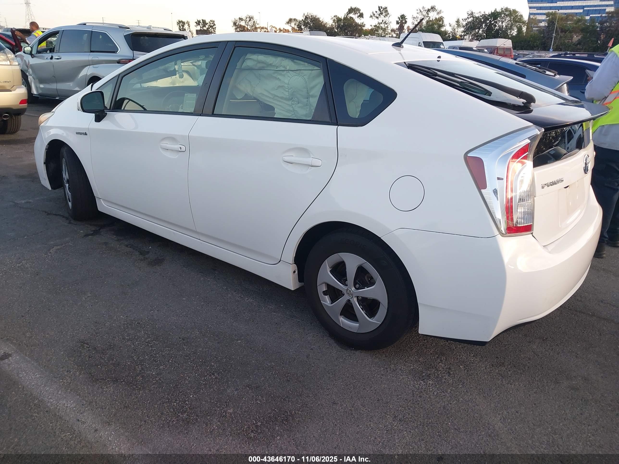 TOYOTA PRIUS image 3