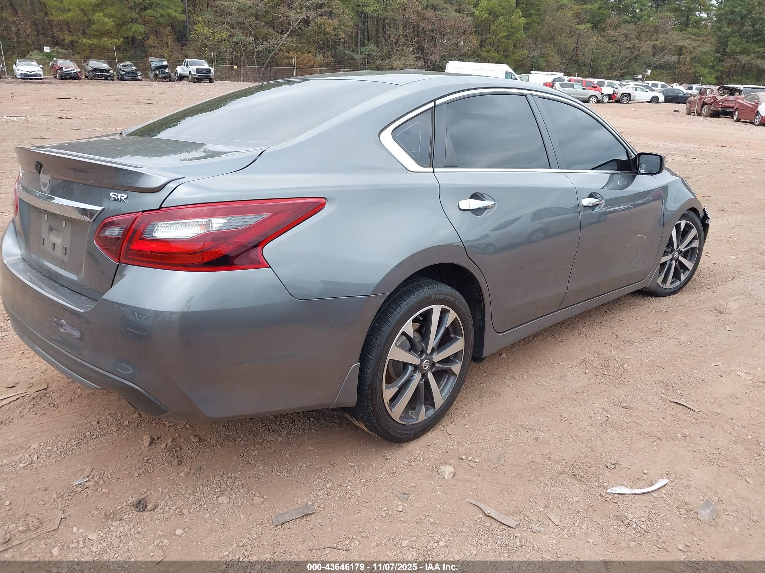 NISSAN ALTIMA image 4