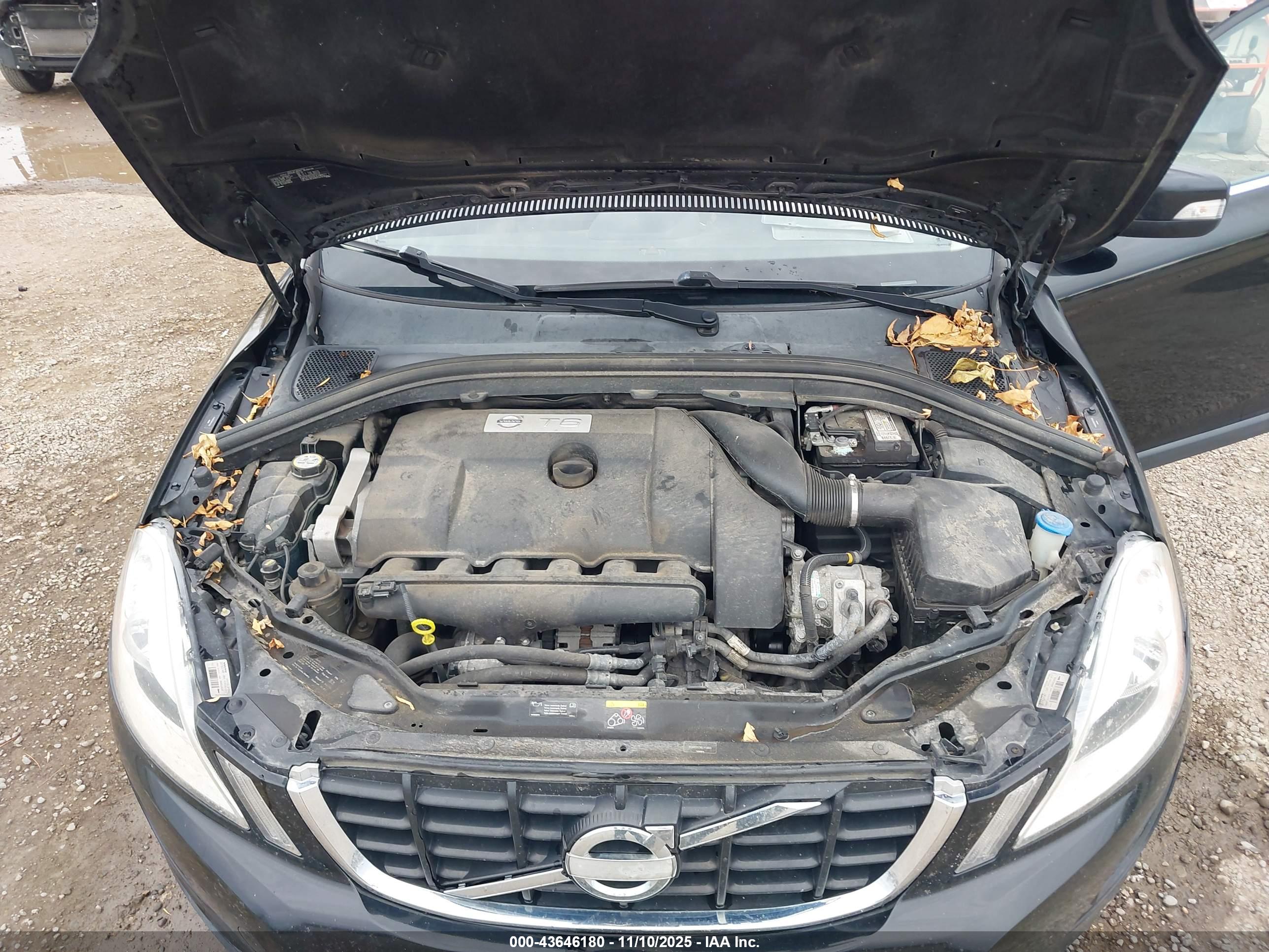 VOLVO XC60 image 10