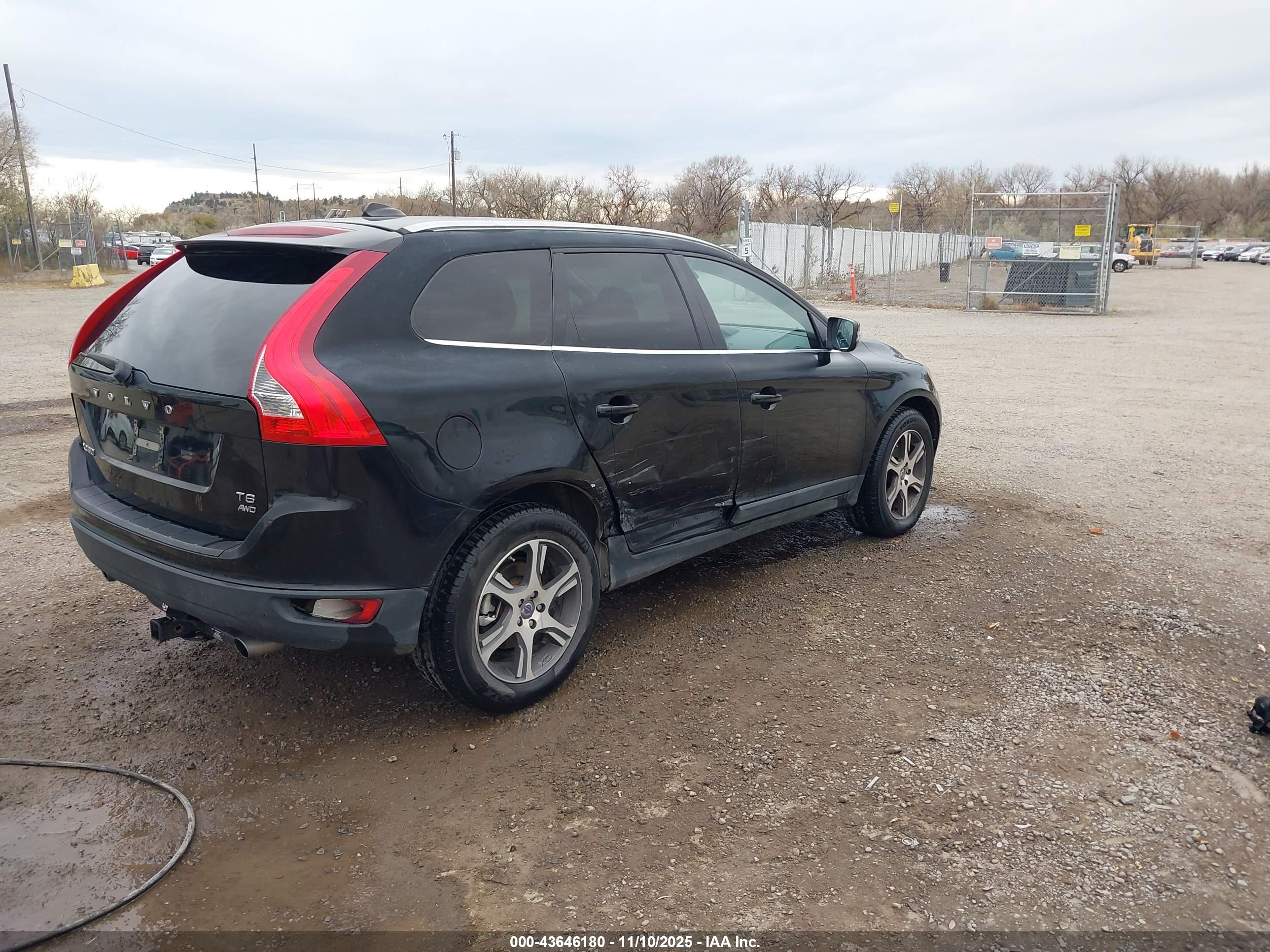VOLVO XC60 image 4