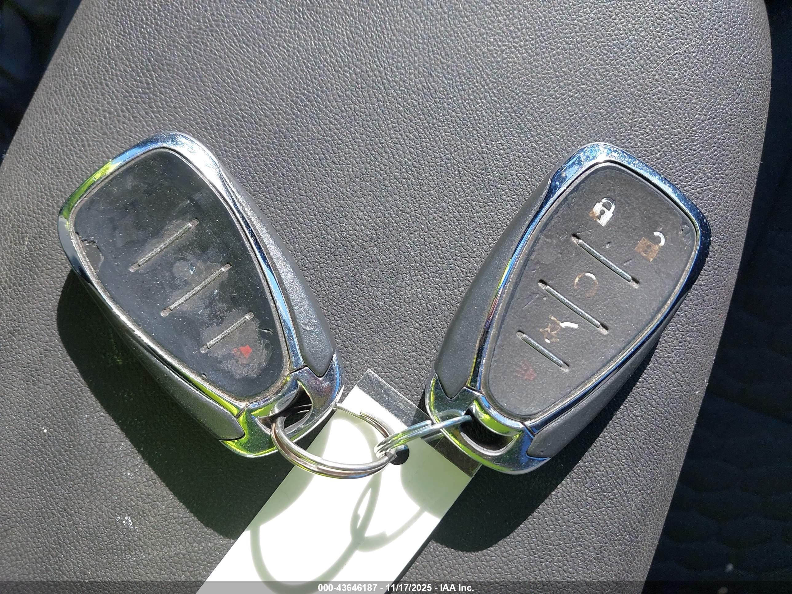 CHEVROLET EQUINOX image 11