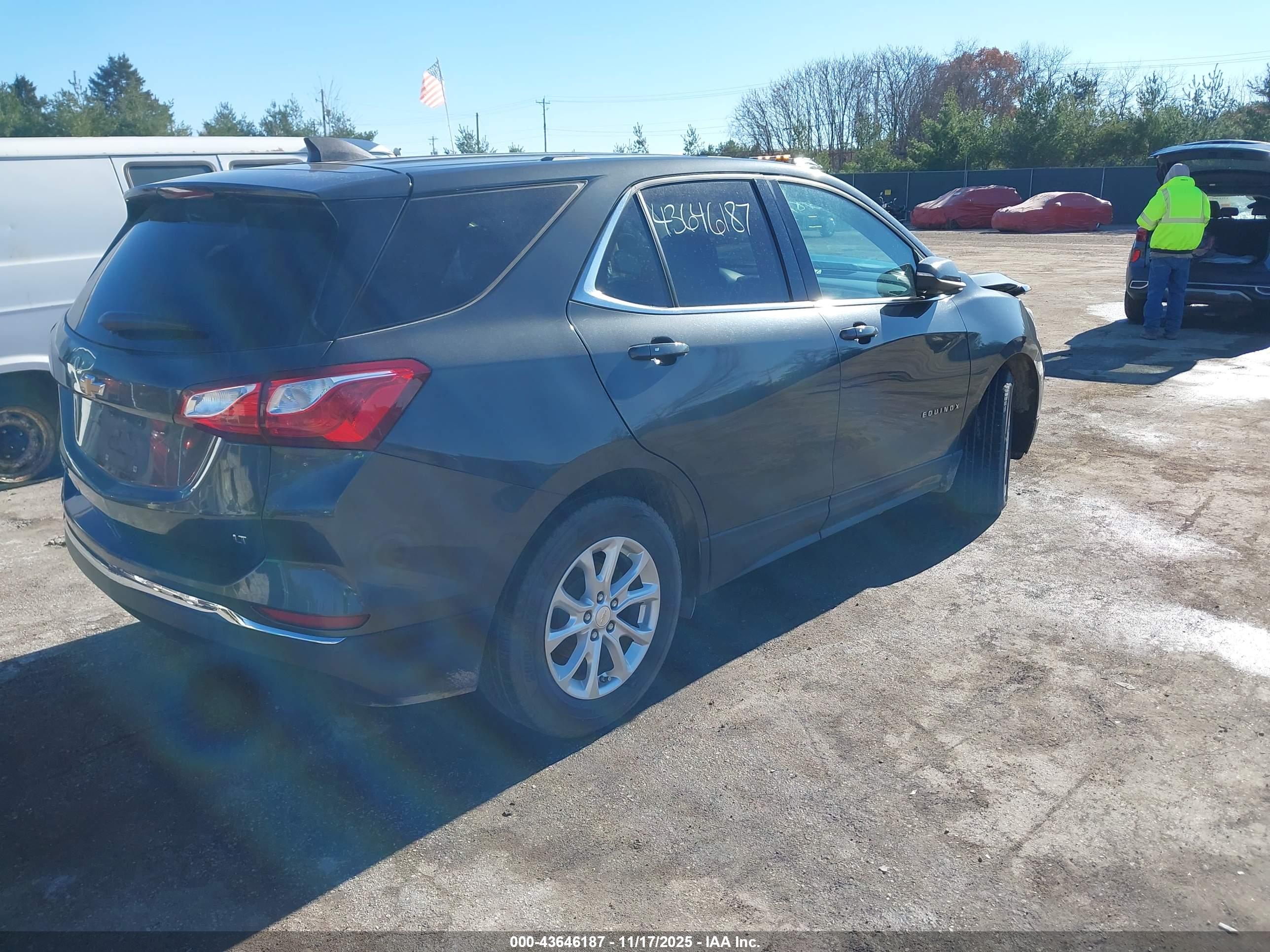 CHEVROLET EQUINOX image 4
