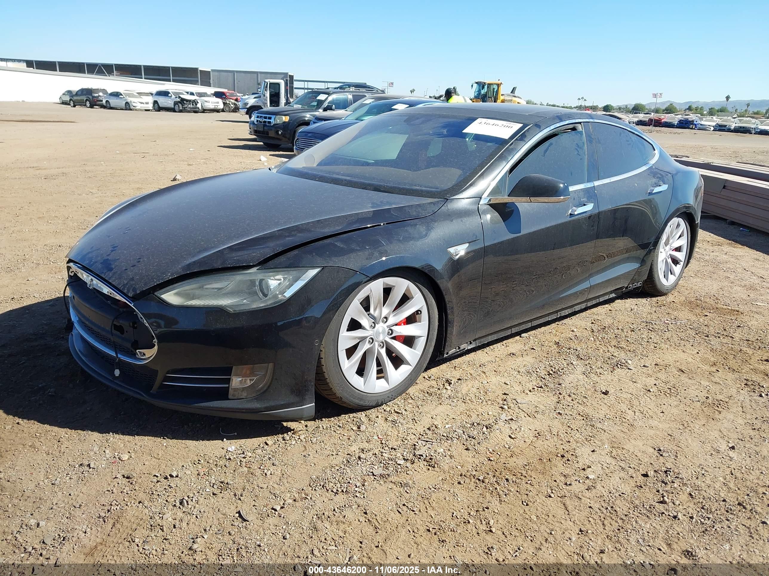 TESLA MODEL image 2