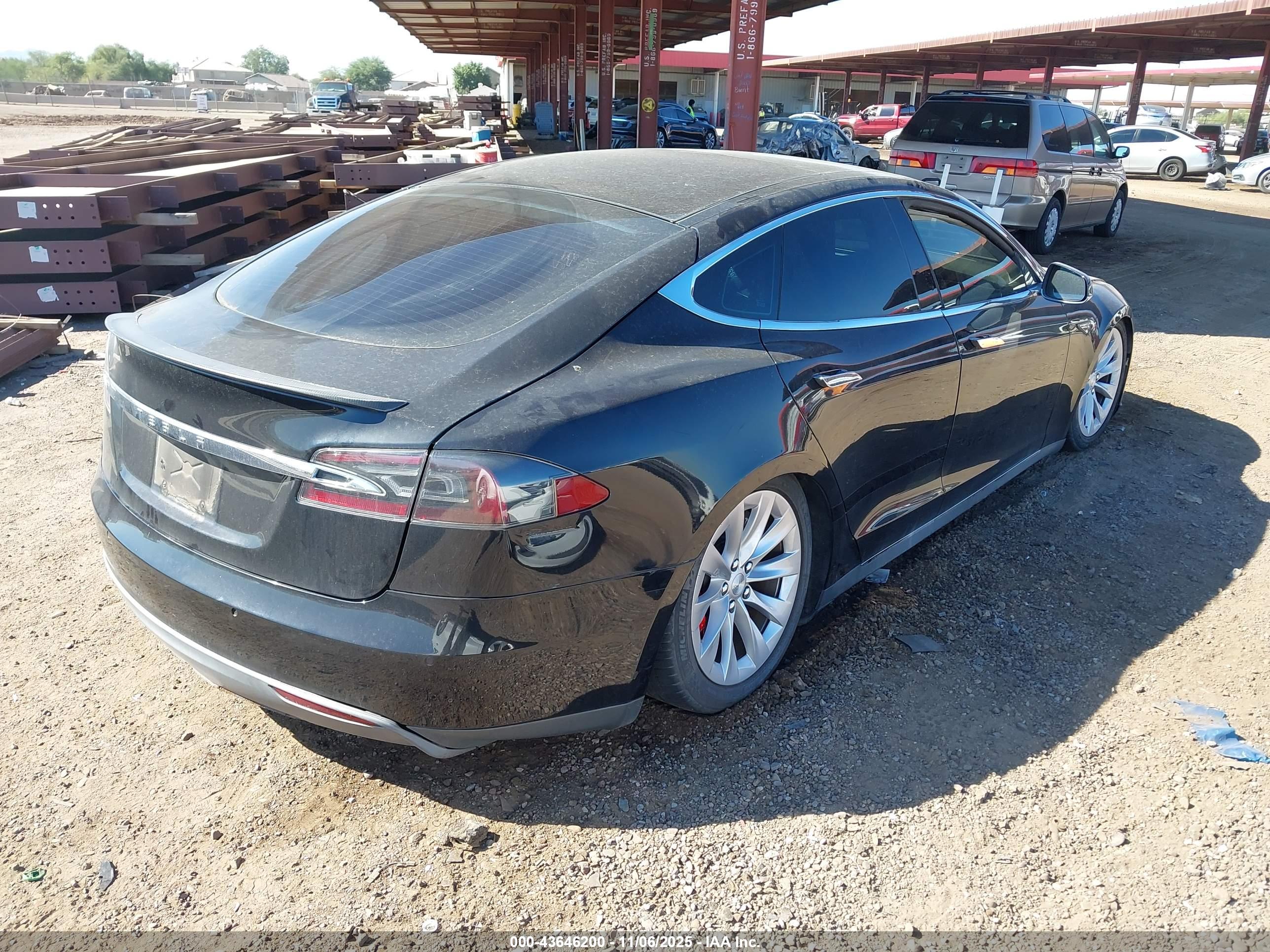 TESLA MODEL image 4