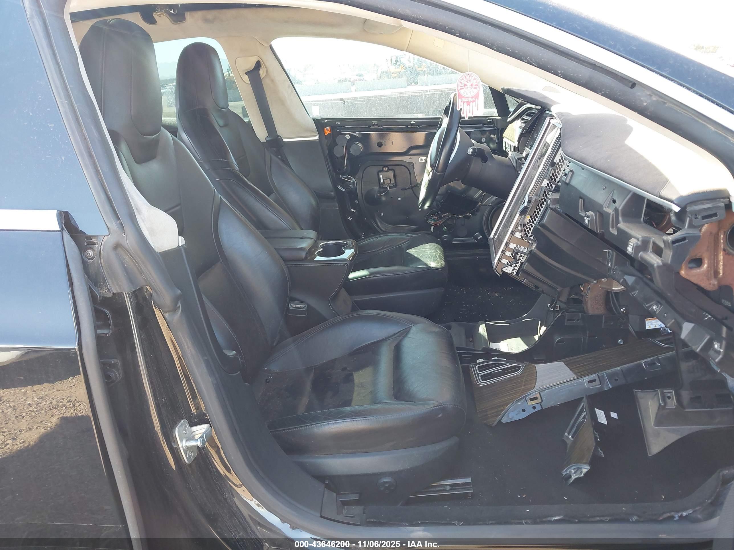 TESLA MODEL image 5