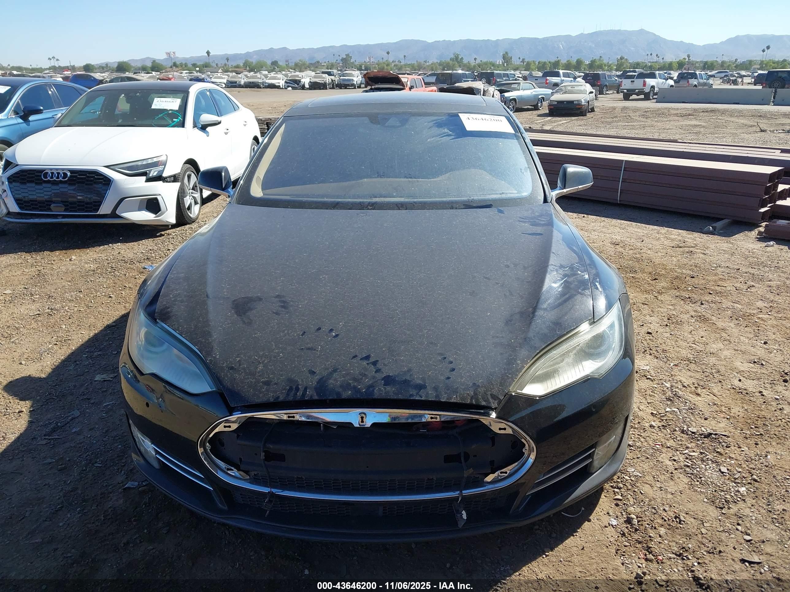 TESLA MODEL image 6