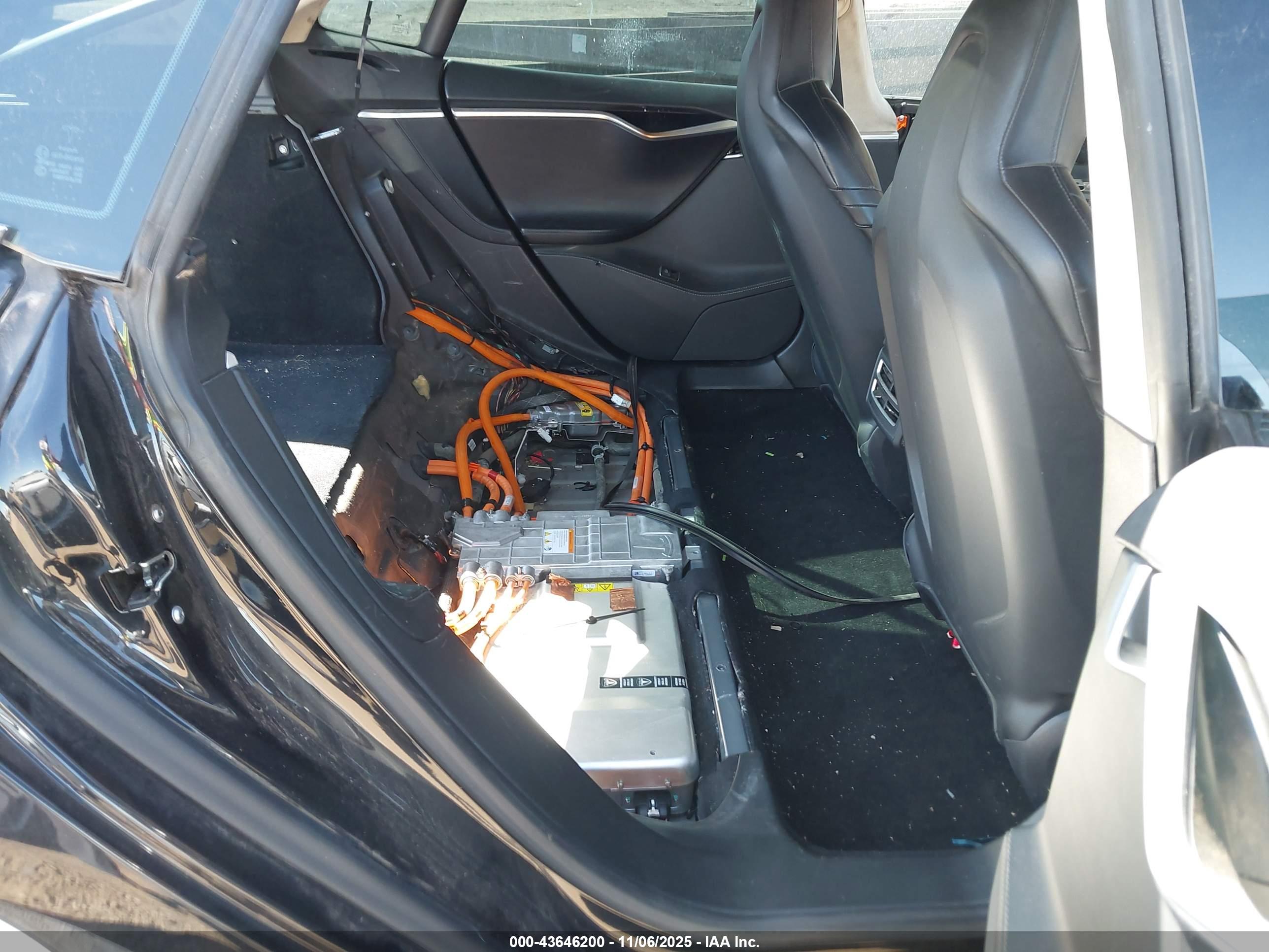 TESLA MODEL image 8