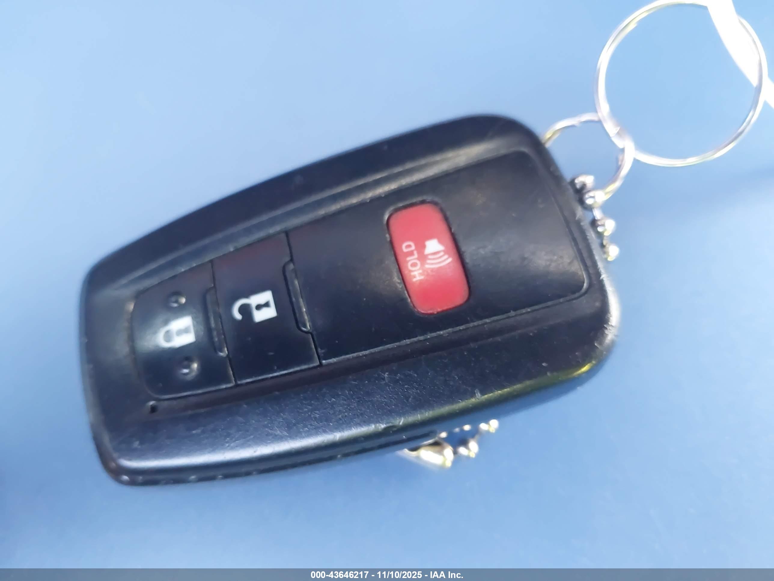 TOYOTA PRIUS image 11