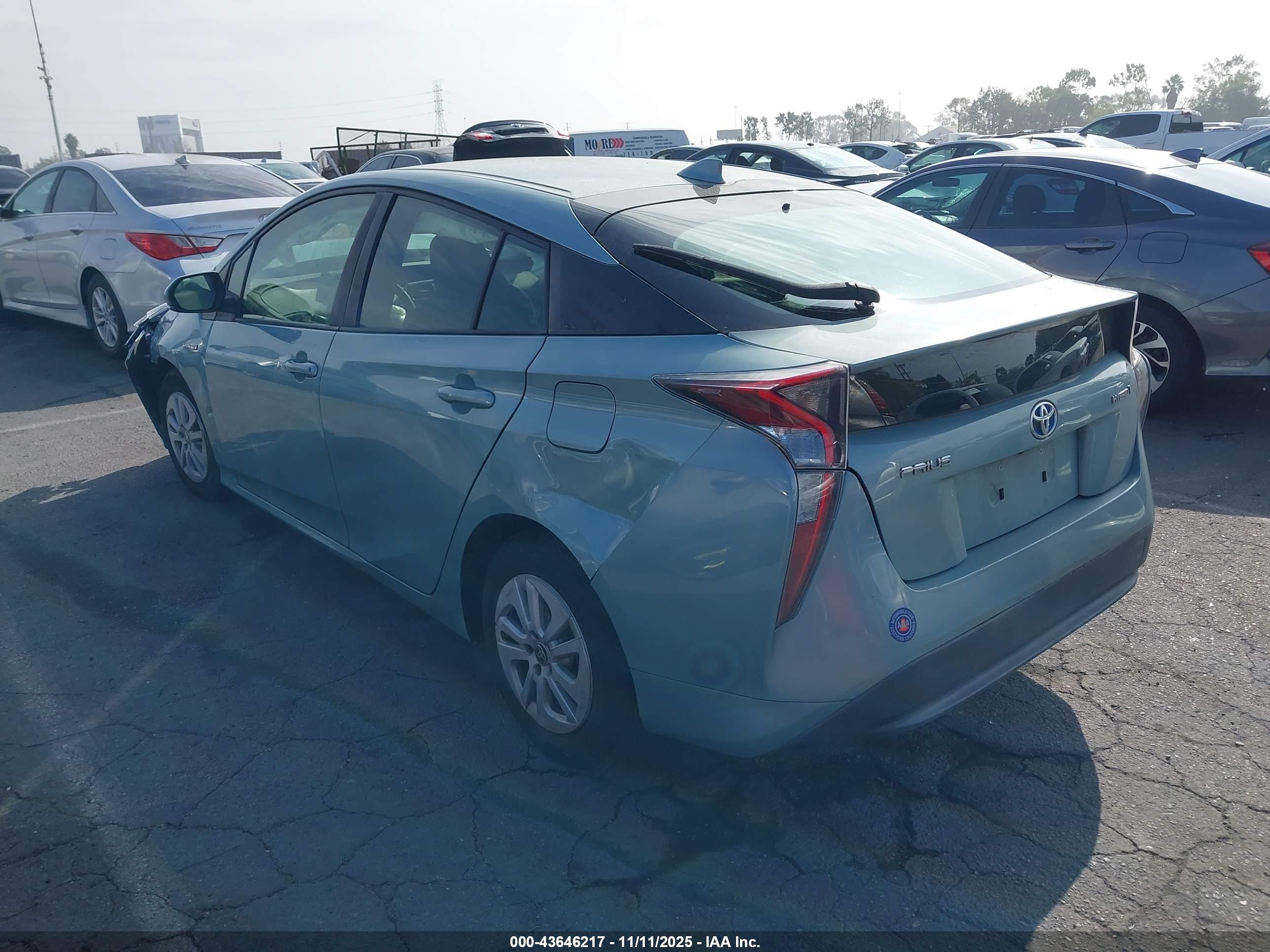 TOYOTA PRIUS image 3
