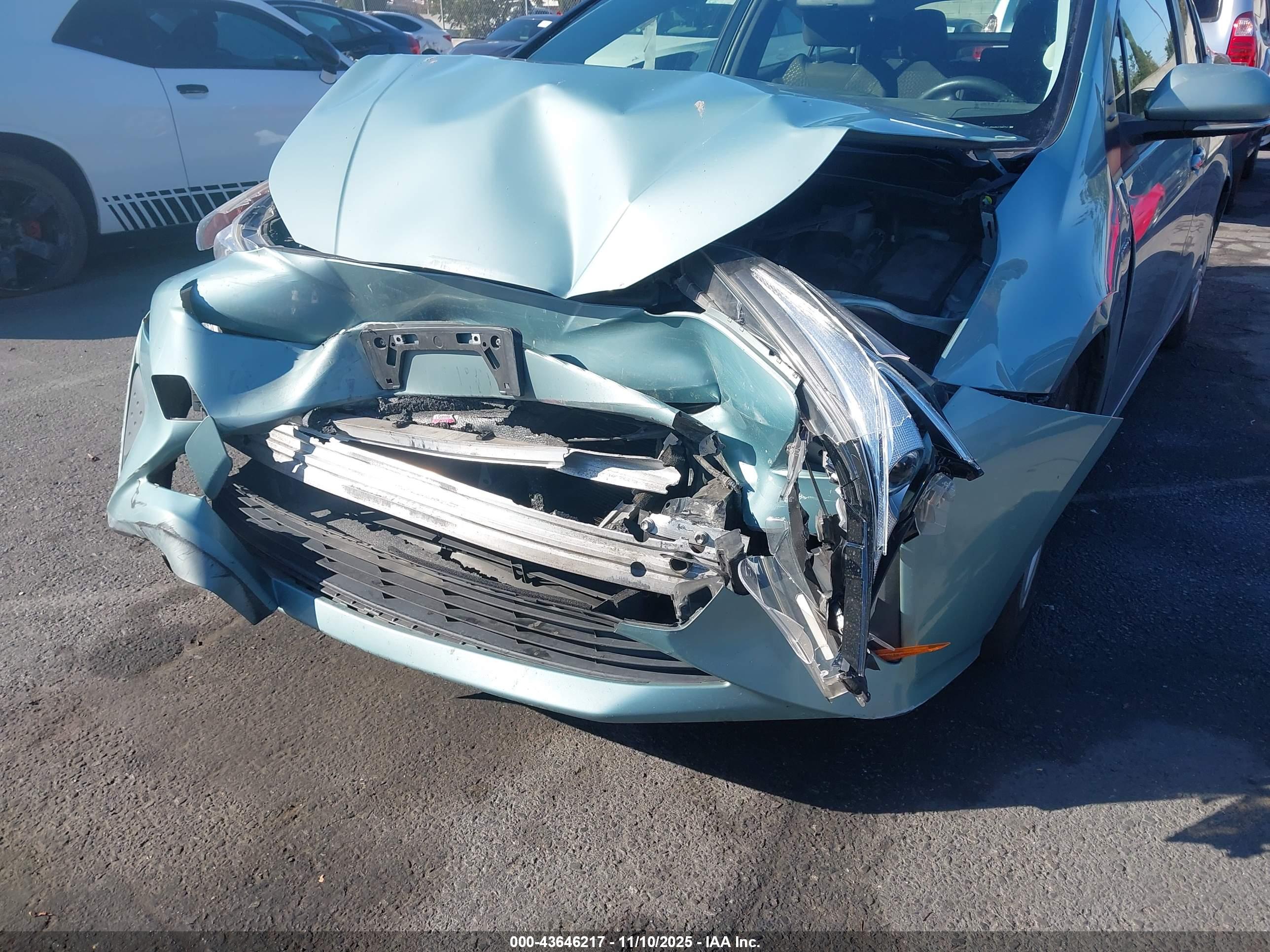 TOYOTA PRIUS image 6