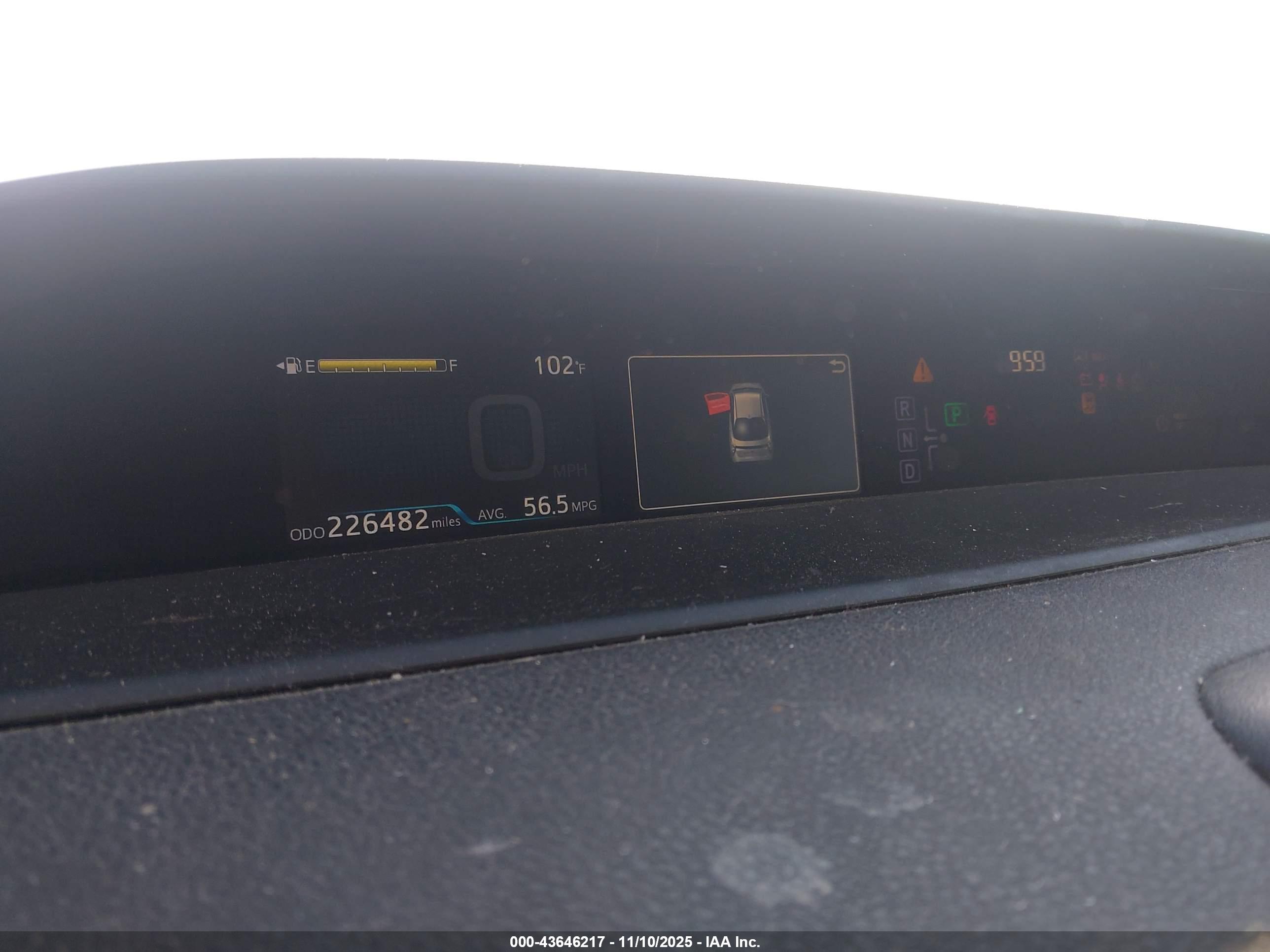 TOYOTA PRIUS image 7
