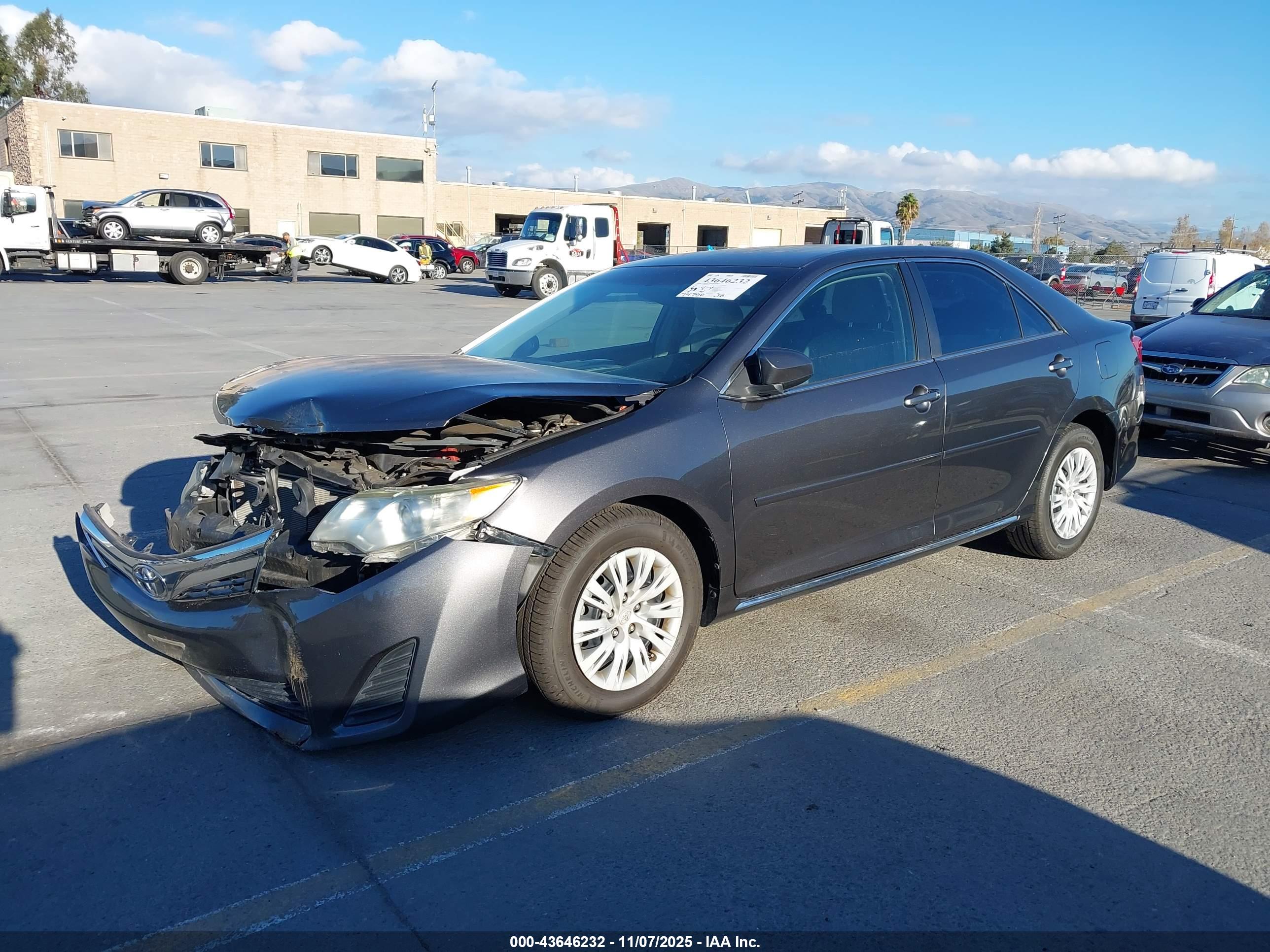 TOYOTA CAMRY image 2