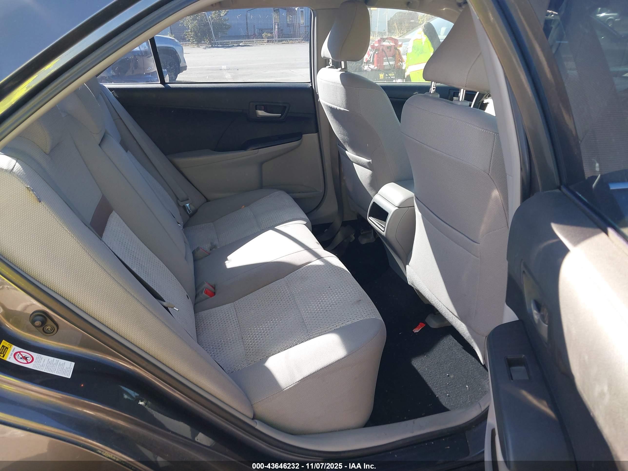 TOYOTA CAMRY image 8
