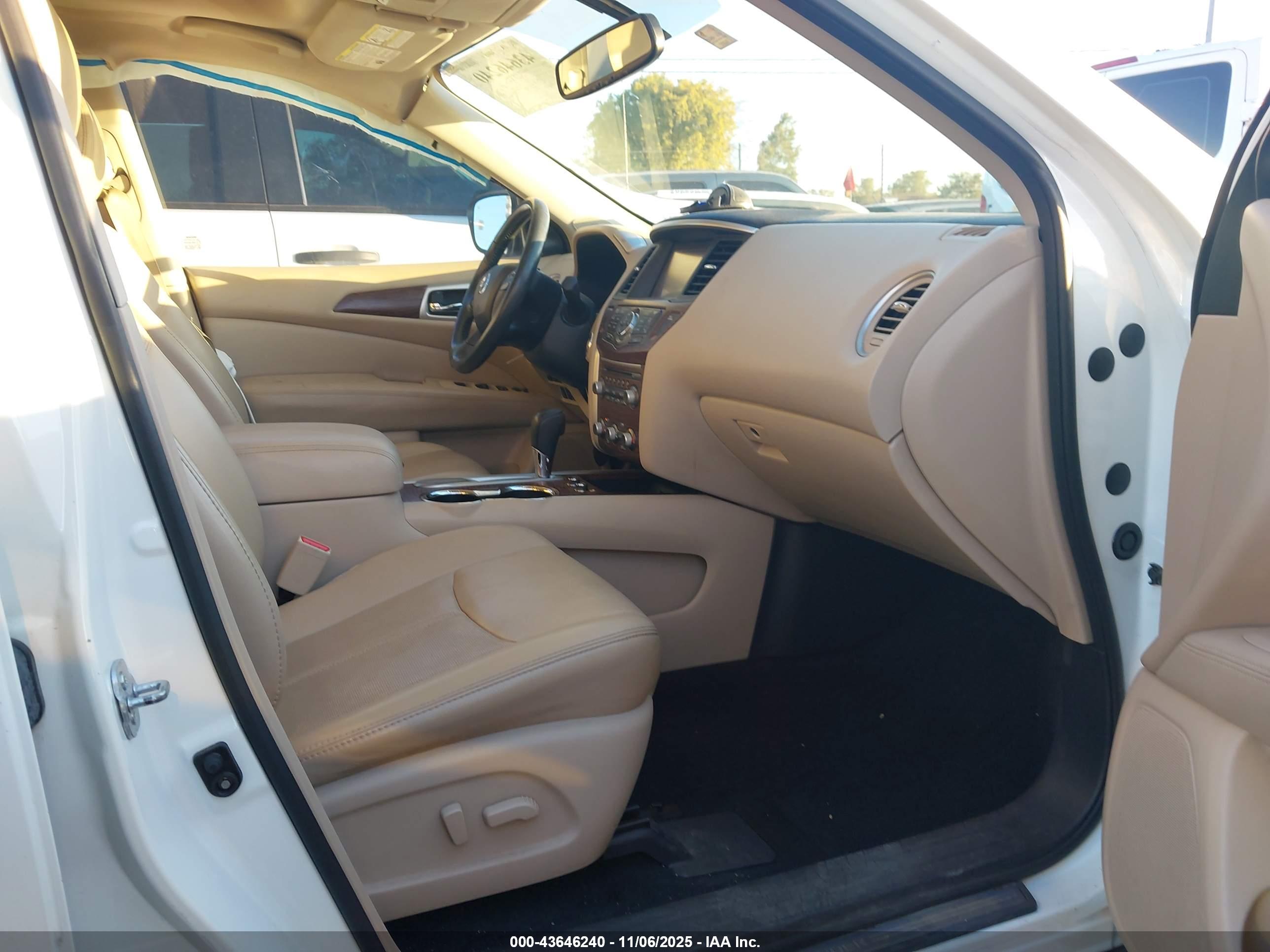 NISSAN PATHFINDER image 5