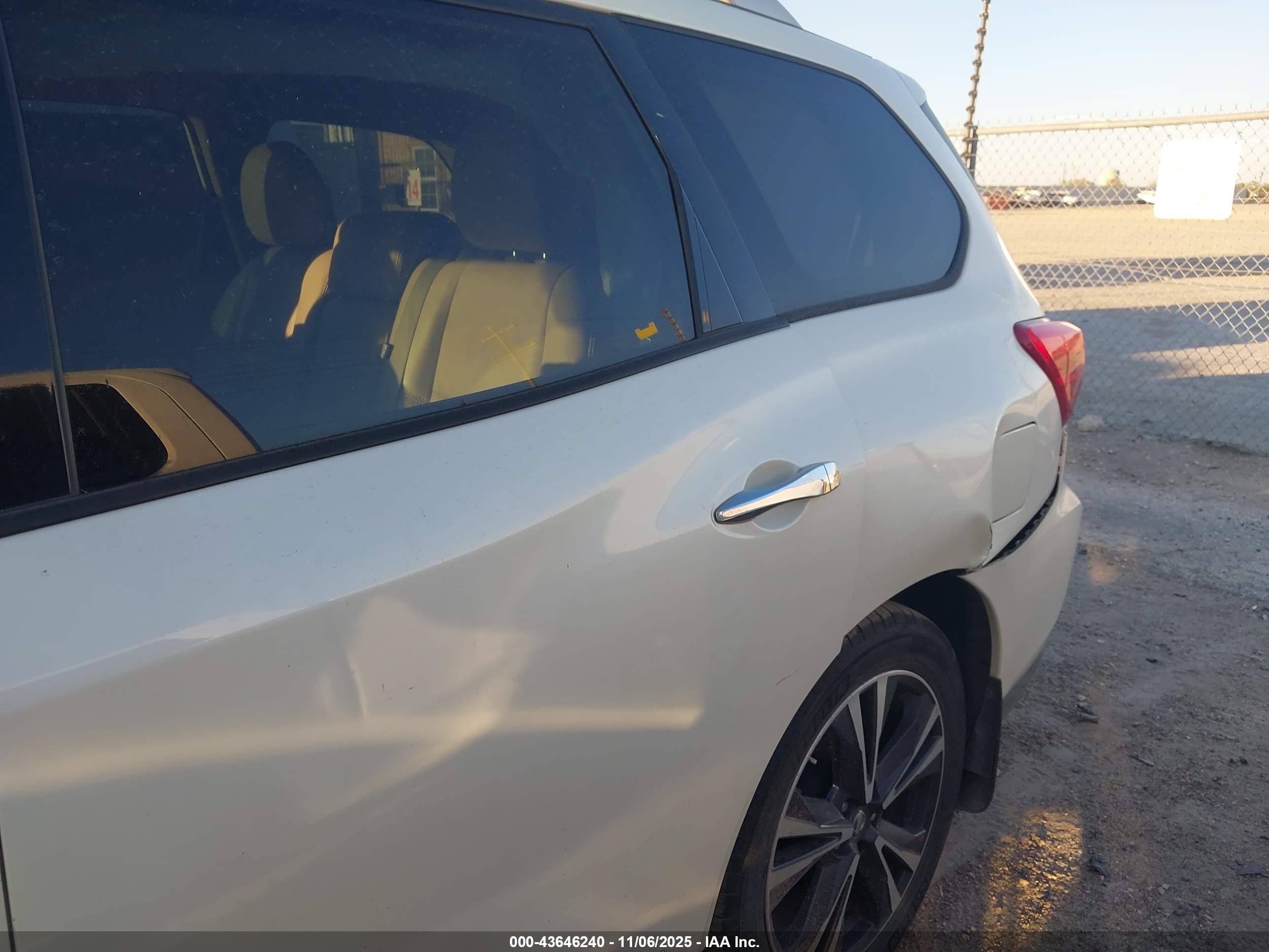 NISSAN PATHFINDER image 6