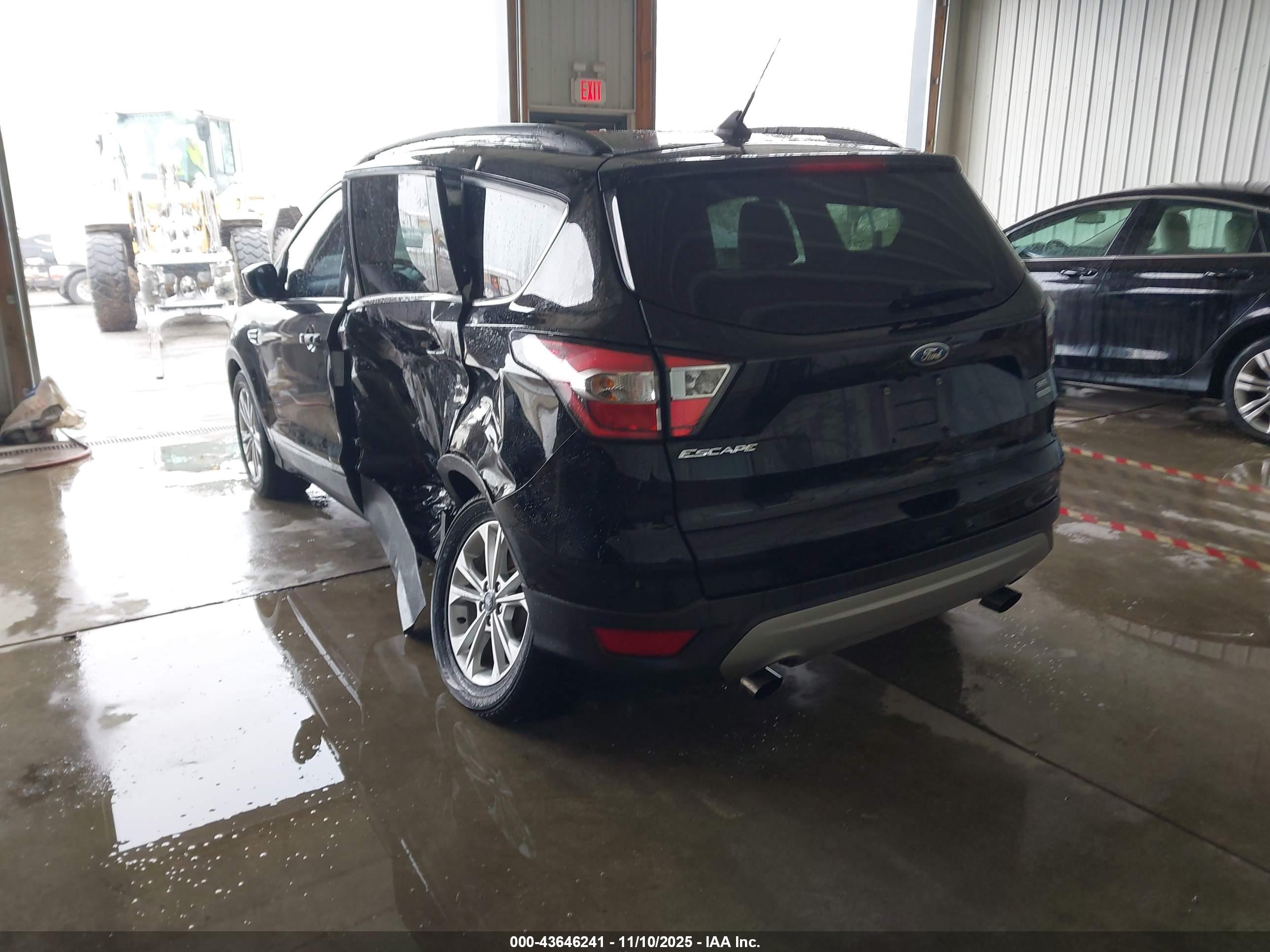 FORD ESCAPE image 3